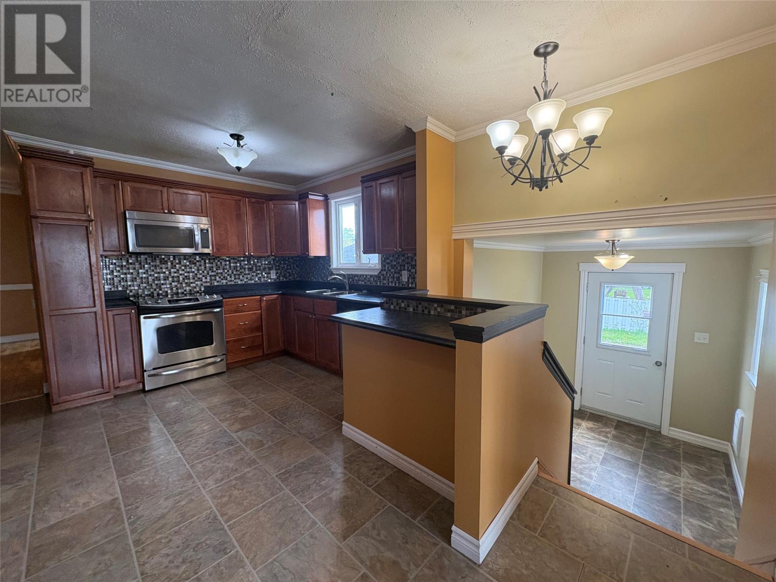 20 Midland Row, Pasadena, NL