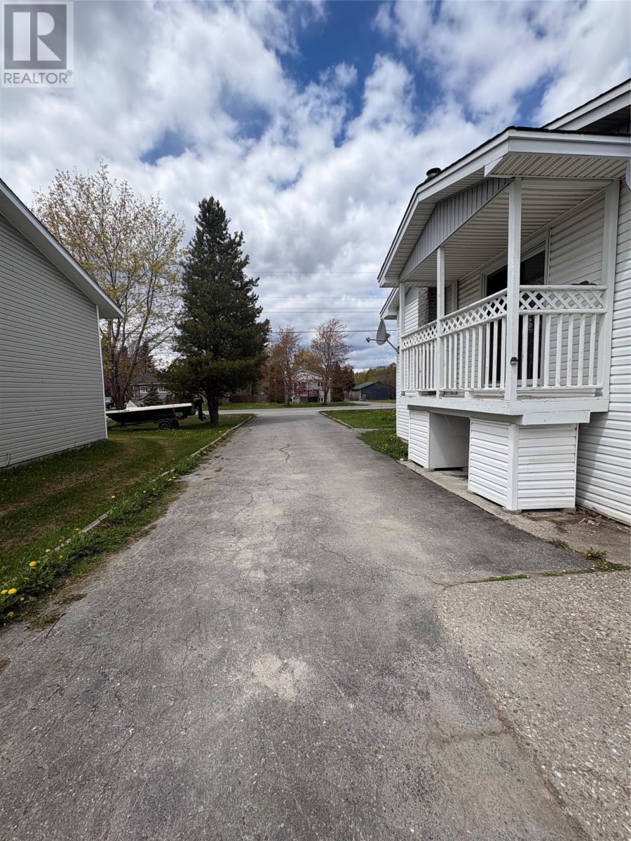 20 Midland Row, Pasadena, NL