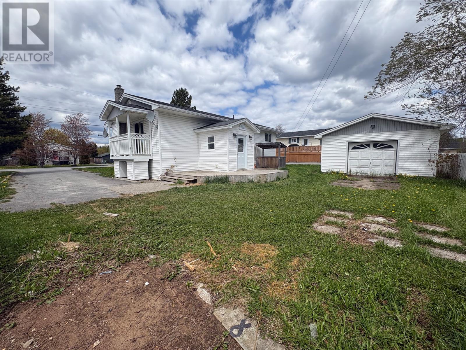 20 Midland Row, Pasadena, NL