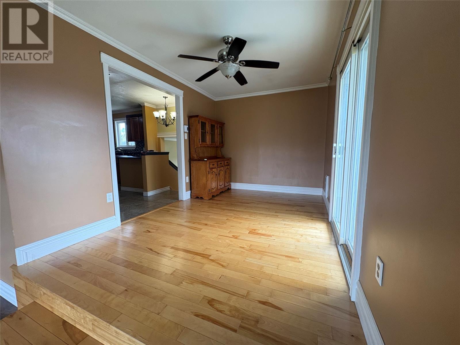 20 Midland Row, Pasadena, NL