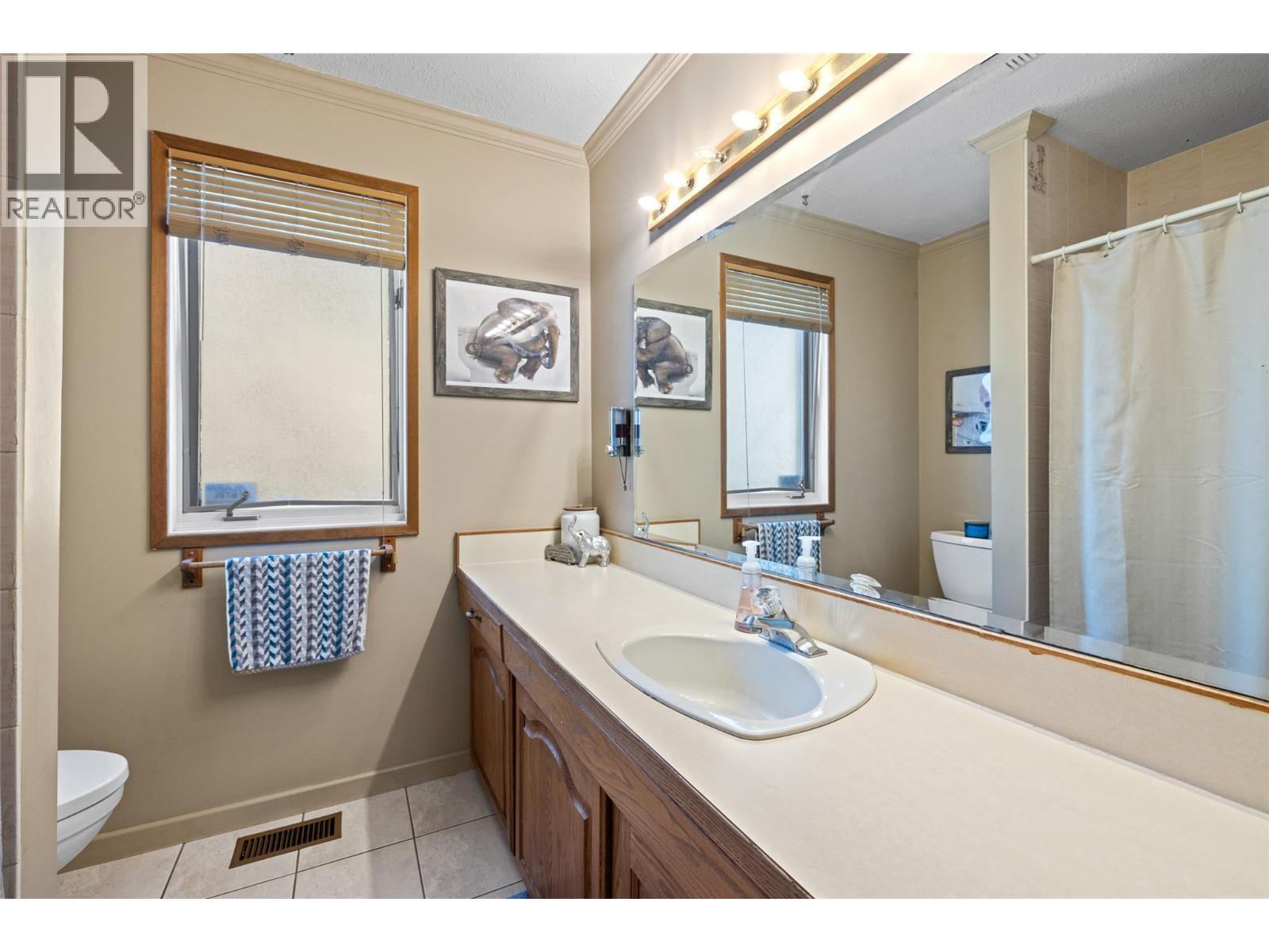 2387 Campbell Road, West Kelowna, BC - Indoor Photo Showing Bathroom