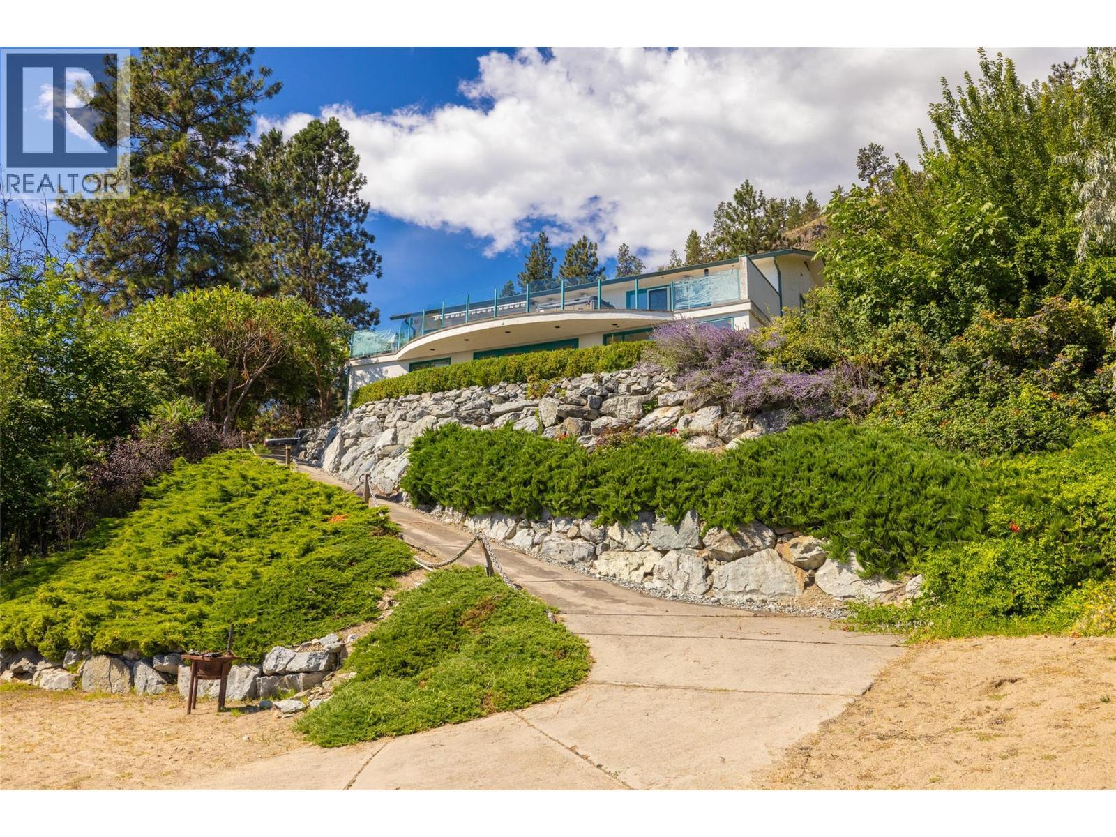 2387 Campbell Road, West Kelowna, BC - Outdoor
