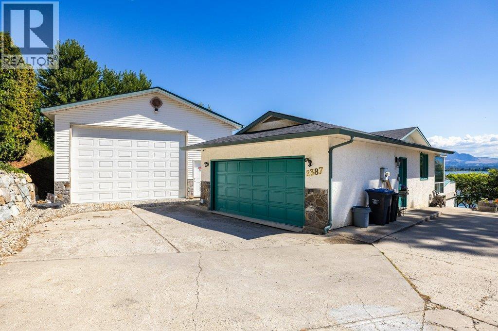 2387 Campbell Road, West Kelowna, BC - Outdoor