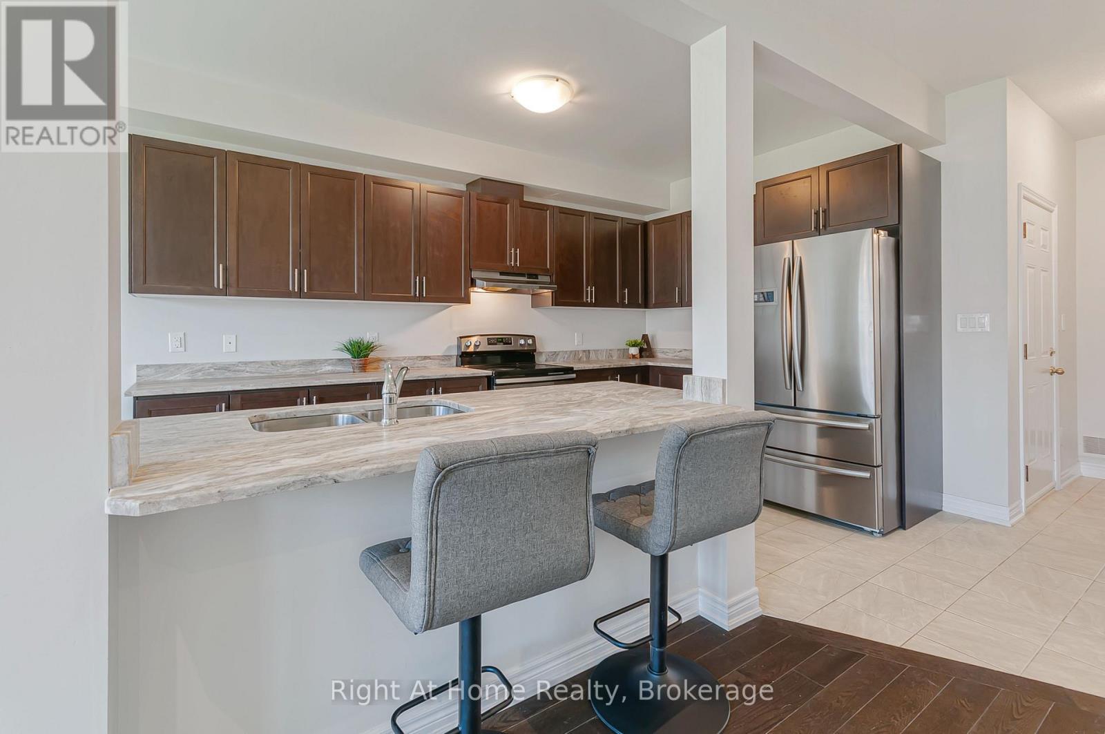 9 Callon Drive, Hamilton (Meadowlands), ON