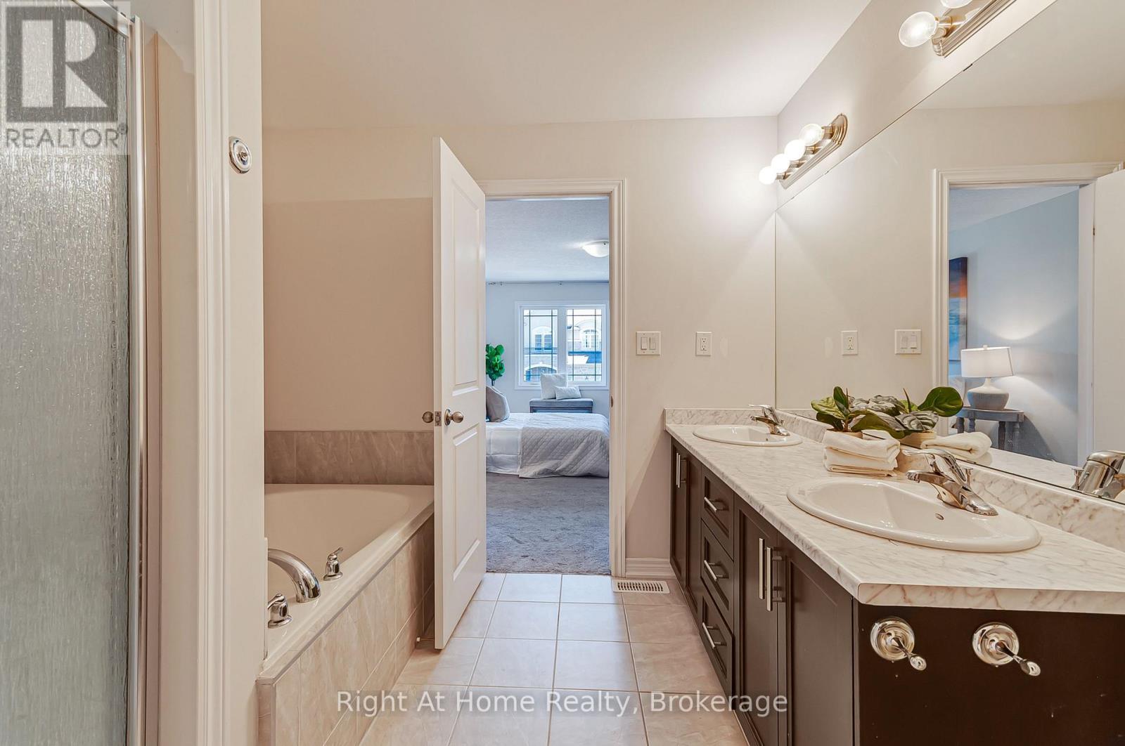 9 Callon Drive, Hamilton (Meadowlands), ON