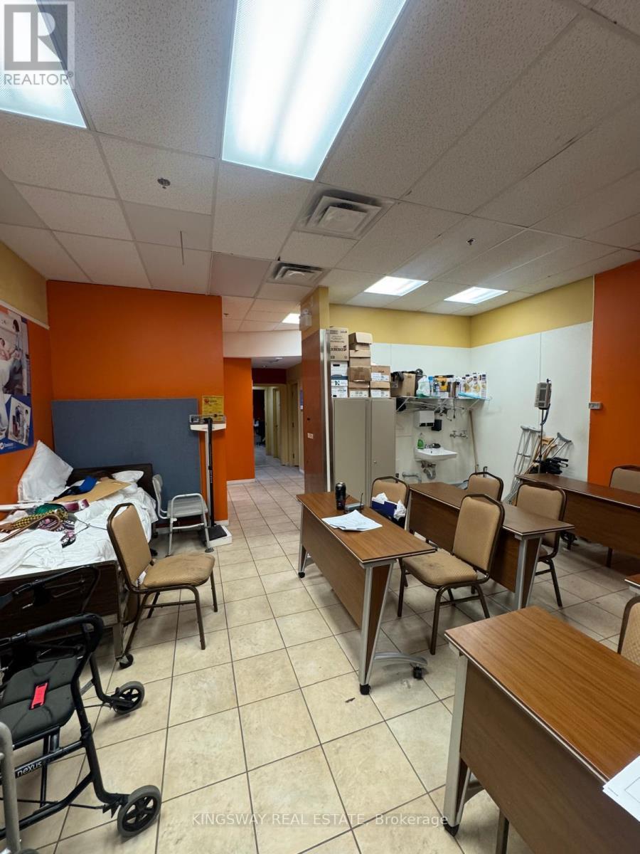 121 - 2 Automatic Road, Brampton, ON