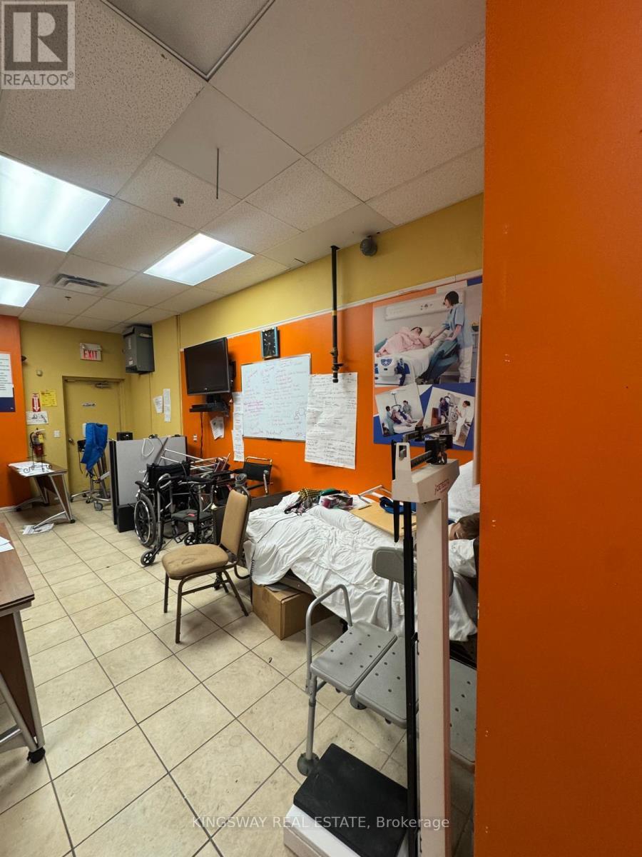 121 - 2 Automatic Road, Brampton, ON