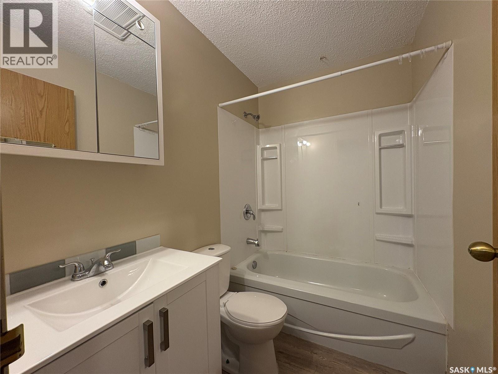 303 1140 9Th Avenue Ne, Swift Current, SK