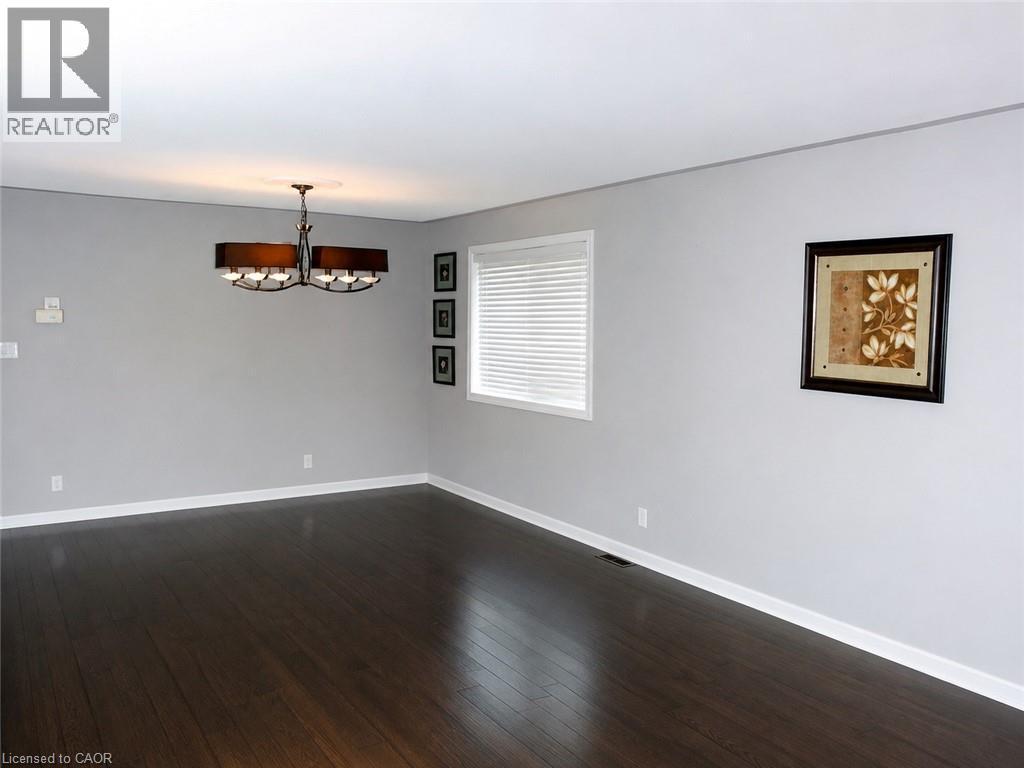 21 Saddler Street, Fonthill, ON - Indoor Photo Showing Other Room