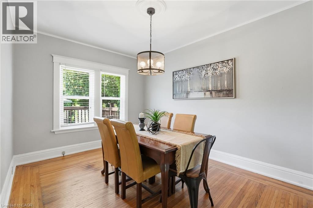 170 Kensington Avenue S, Hamilton, ON - Indoor Photo Showing Dining Room