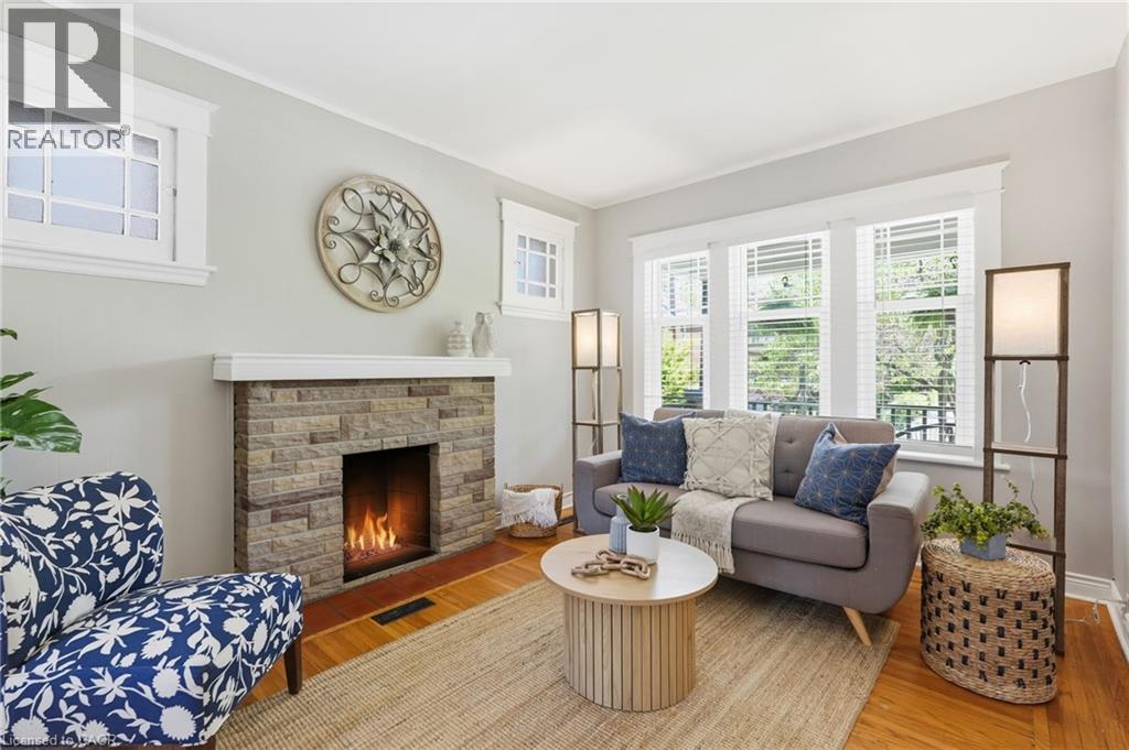 170 Kensington Avenue S, Hamilton, ON - Indoor Photo Showing Living Room With Fireplace