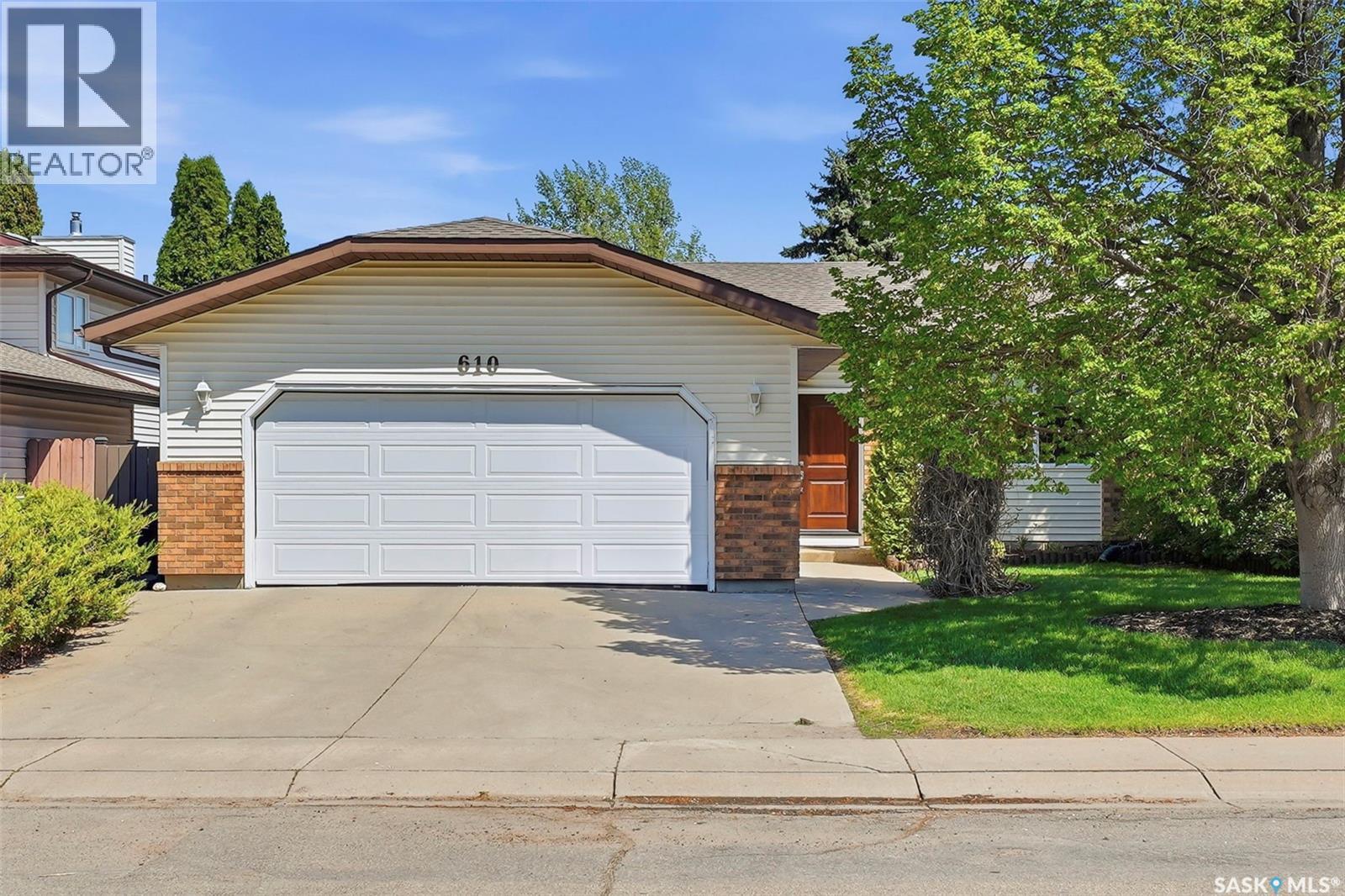 610 Bronson Crescent, Saskatoon, SK