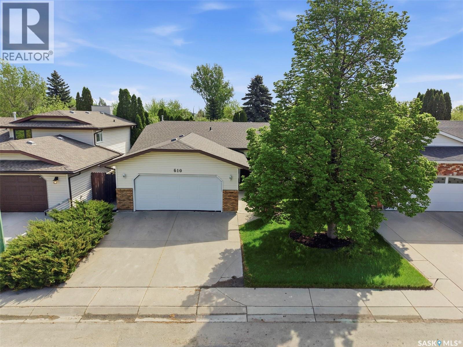 610 Bronson Crescent, Saskatoon, SK
