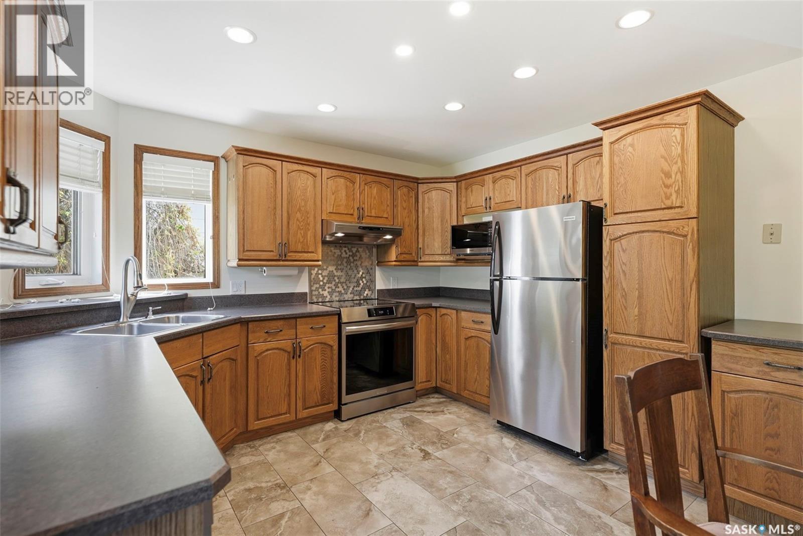610 Bronson Crescent, Saskatoon, SK