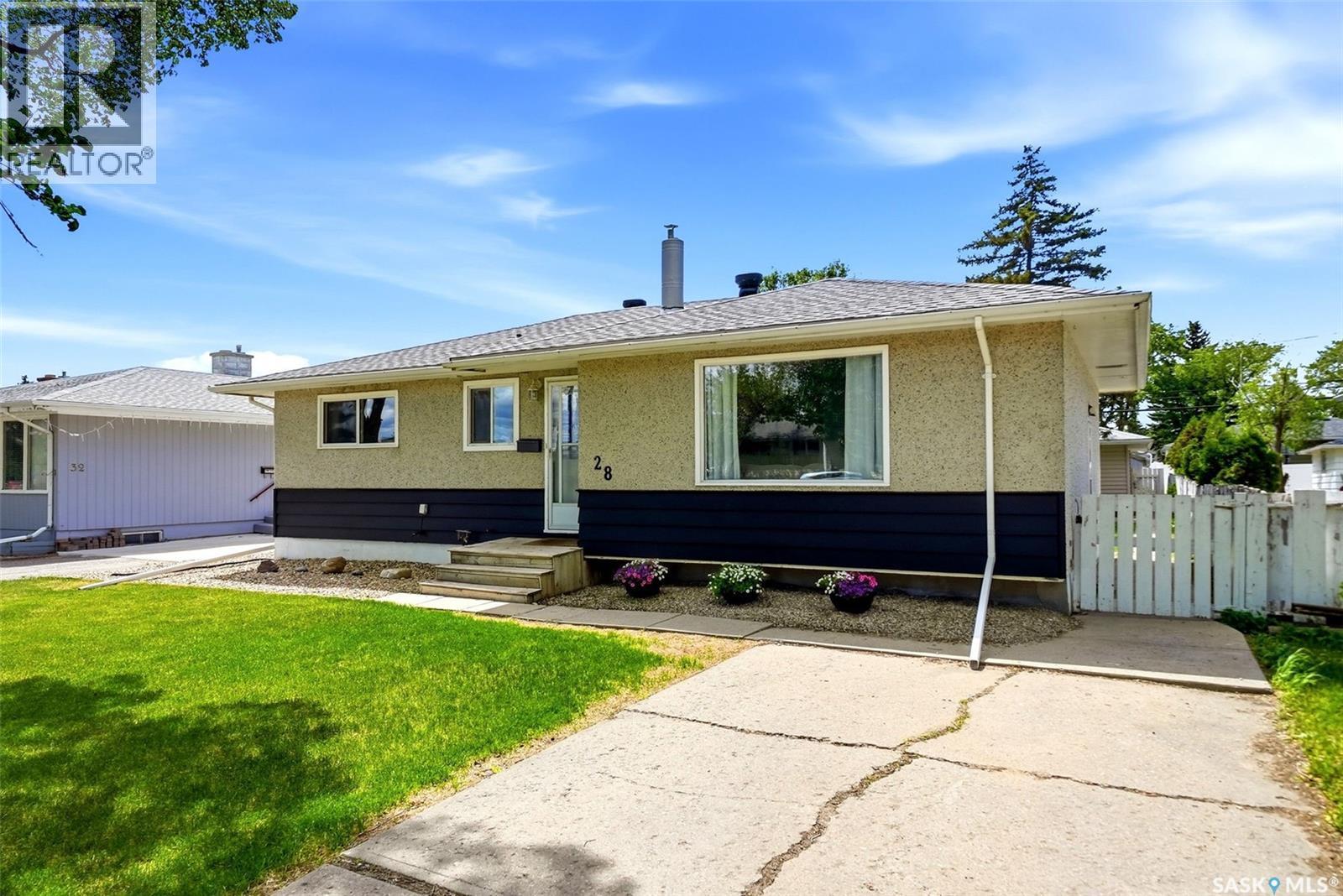 28 Cameron Crescent, Regina, SK