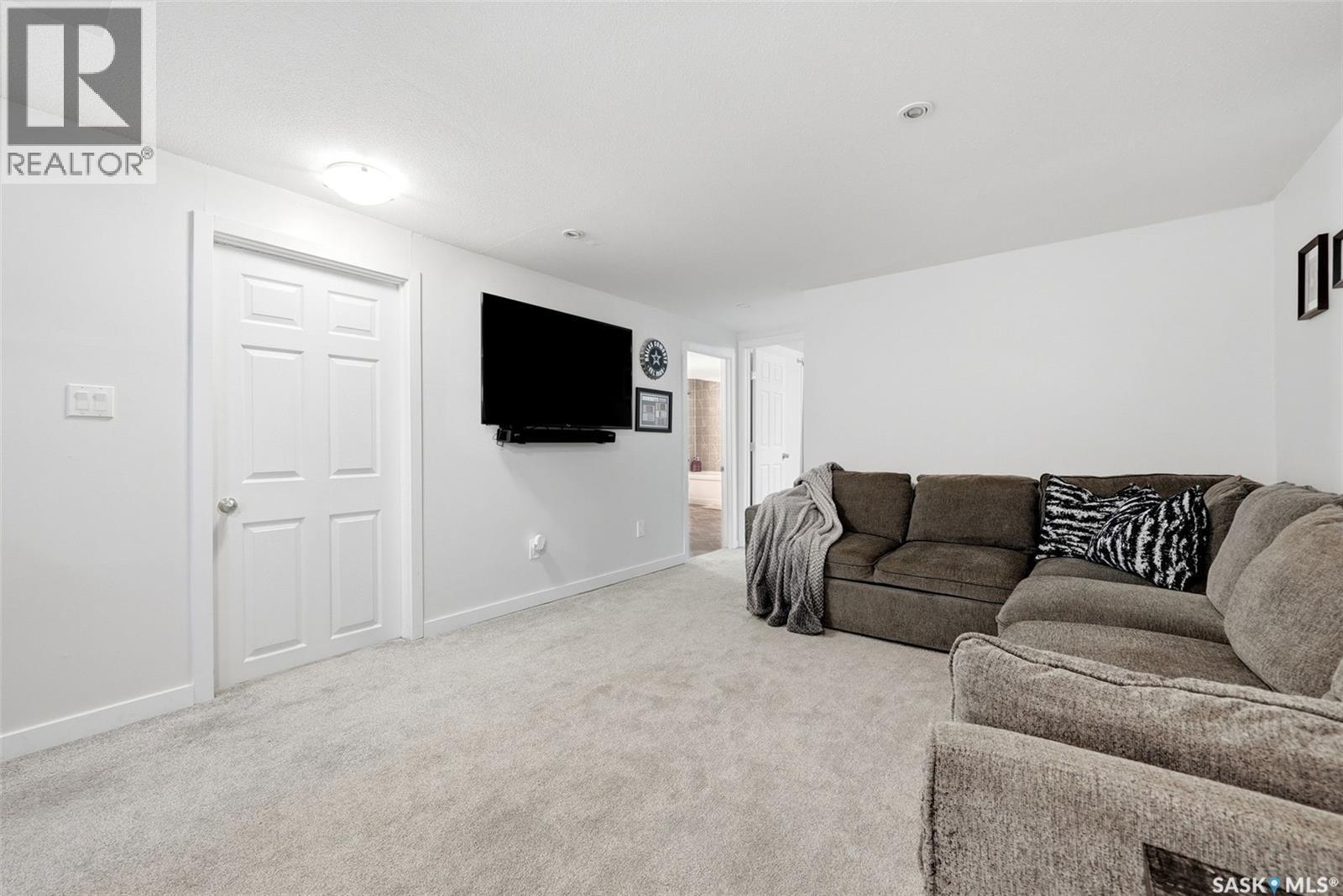 28 Cameron Crescent, Regina, SK