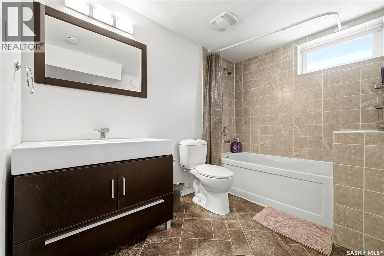 28 Cameron Crescent, Regina, SK