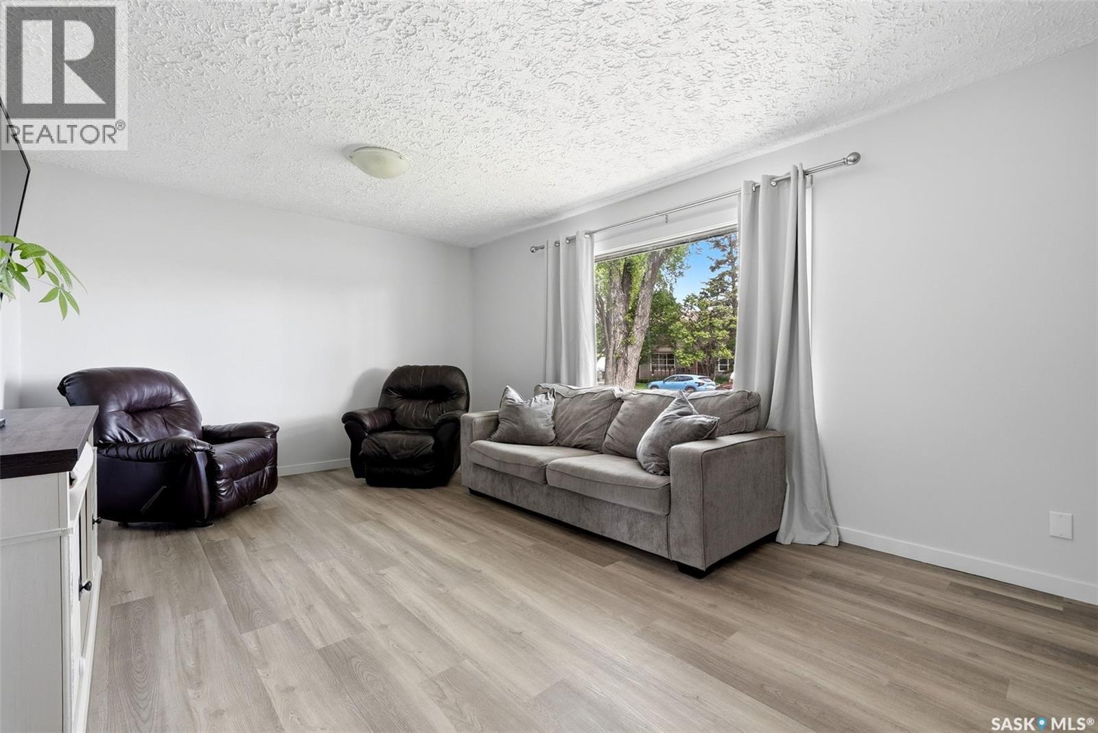 28 Cameron Crescent, Regina, SK