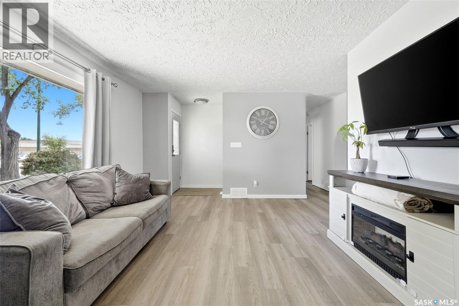 28 Cameron Crescent, Regina, SK