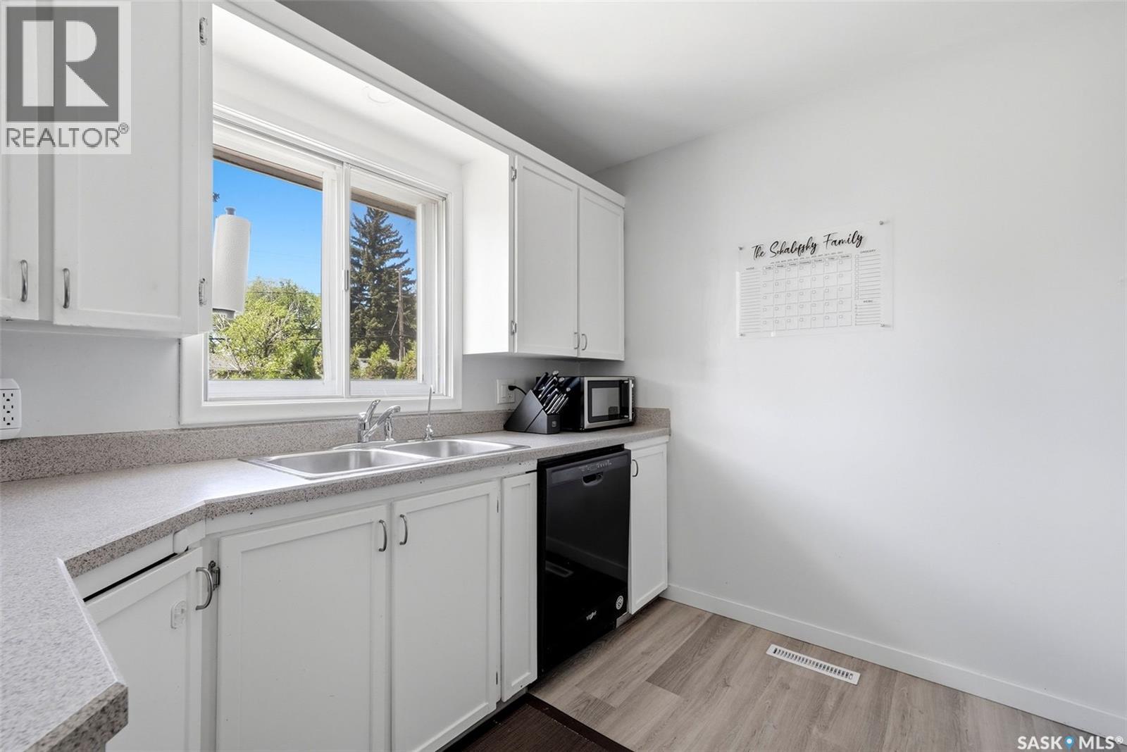 28 Cameron Crescent, Regina, SK