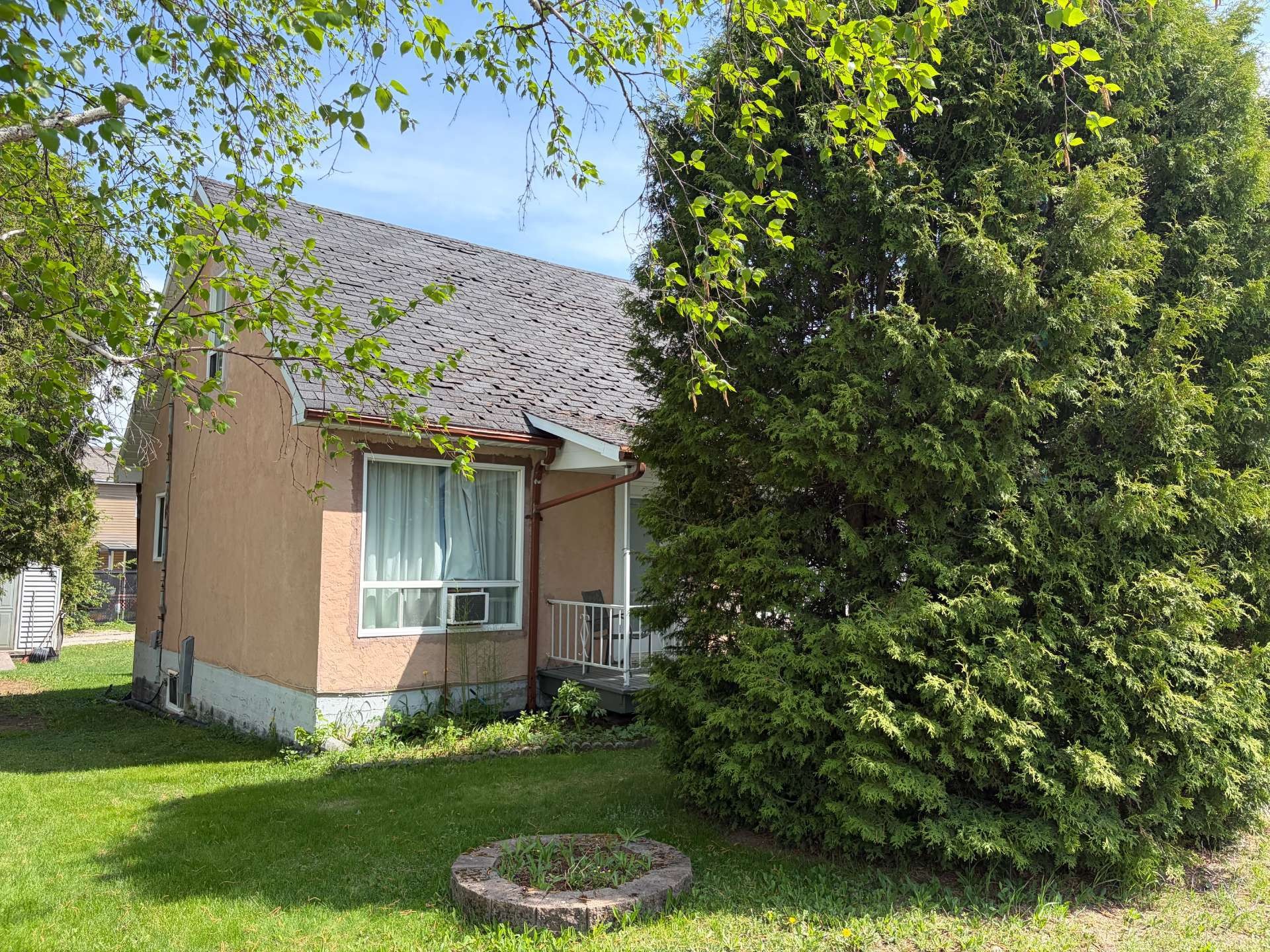 Front of Structure - 209 Av. Champlain, Rouyn-Noranda, QC - Outdoor