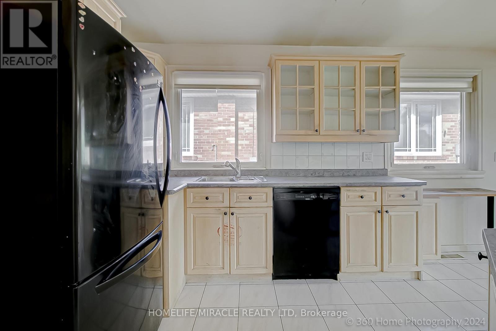 30 Fallowfield Road, Toronto, ON