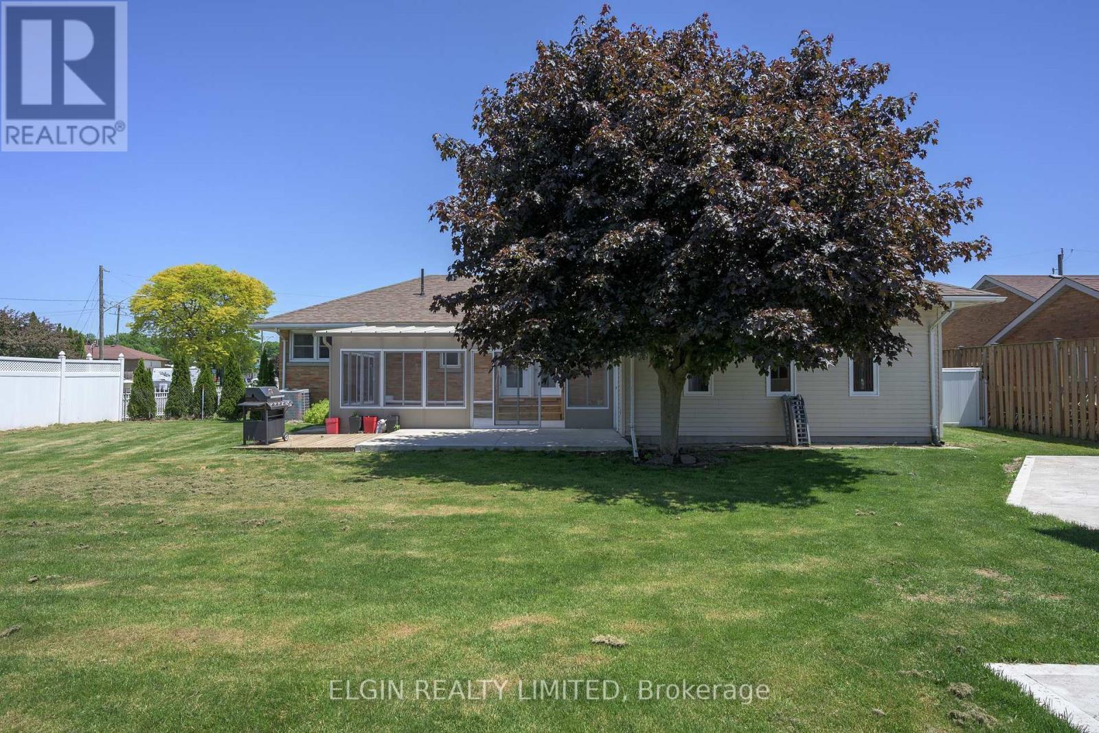 2 Lyndale Avenue, Central Elgin, ON