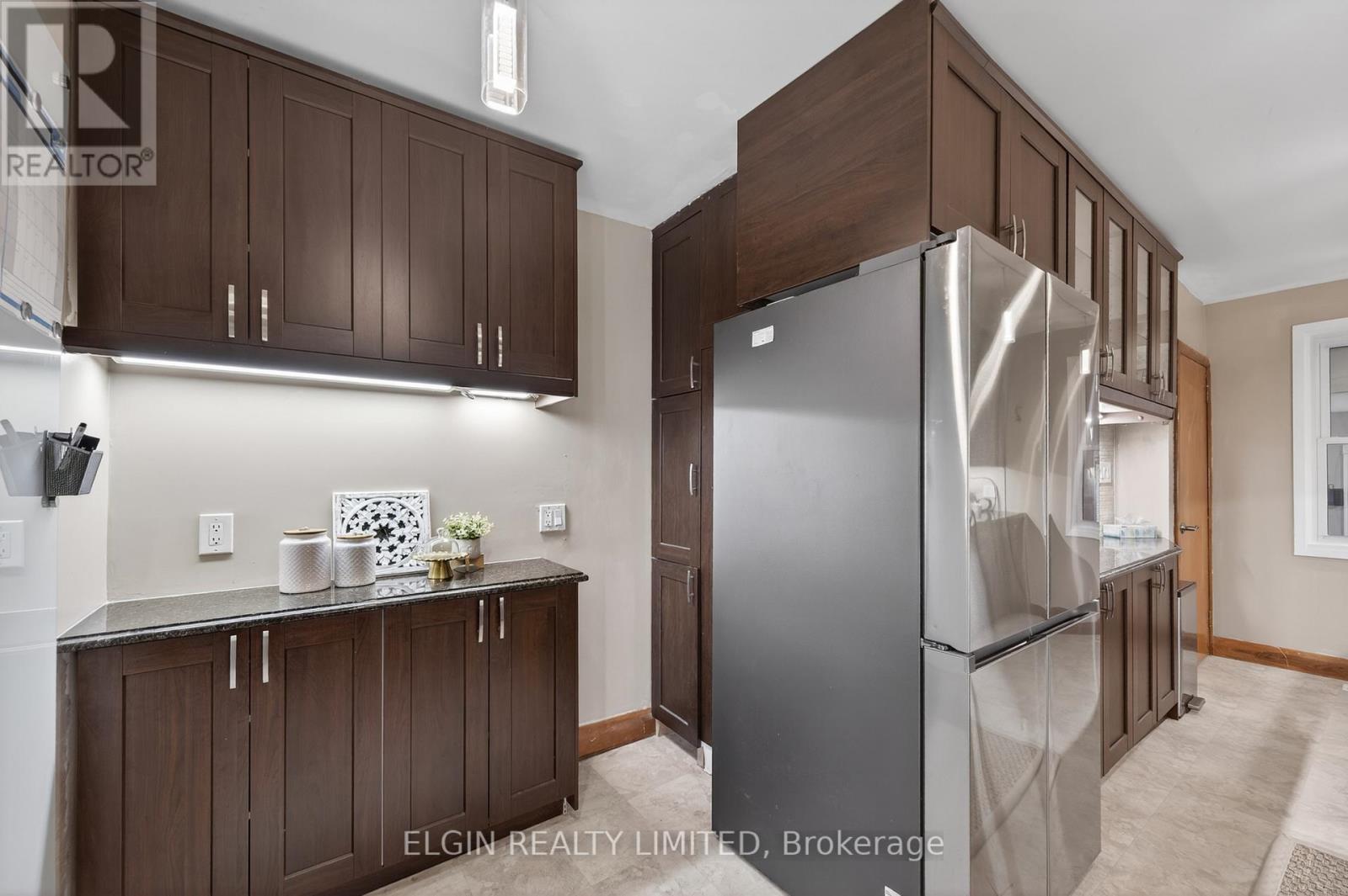 2 Lyndale Avenue, Central Elgin, ON