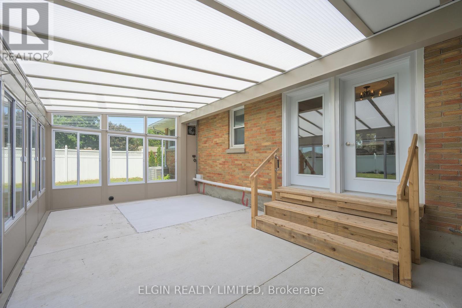 2 Lyndale Avenue, Central Elgin, ON