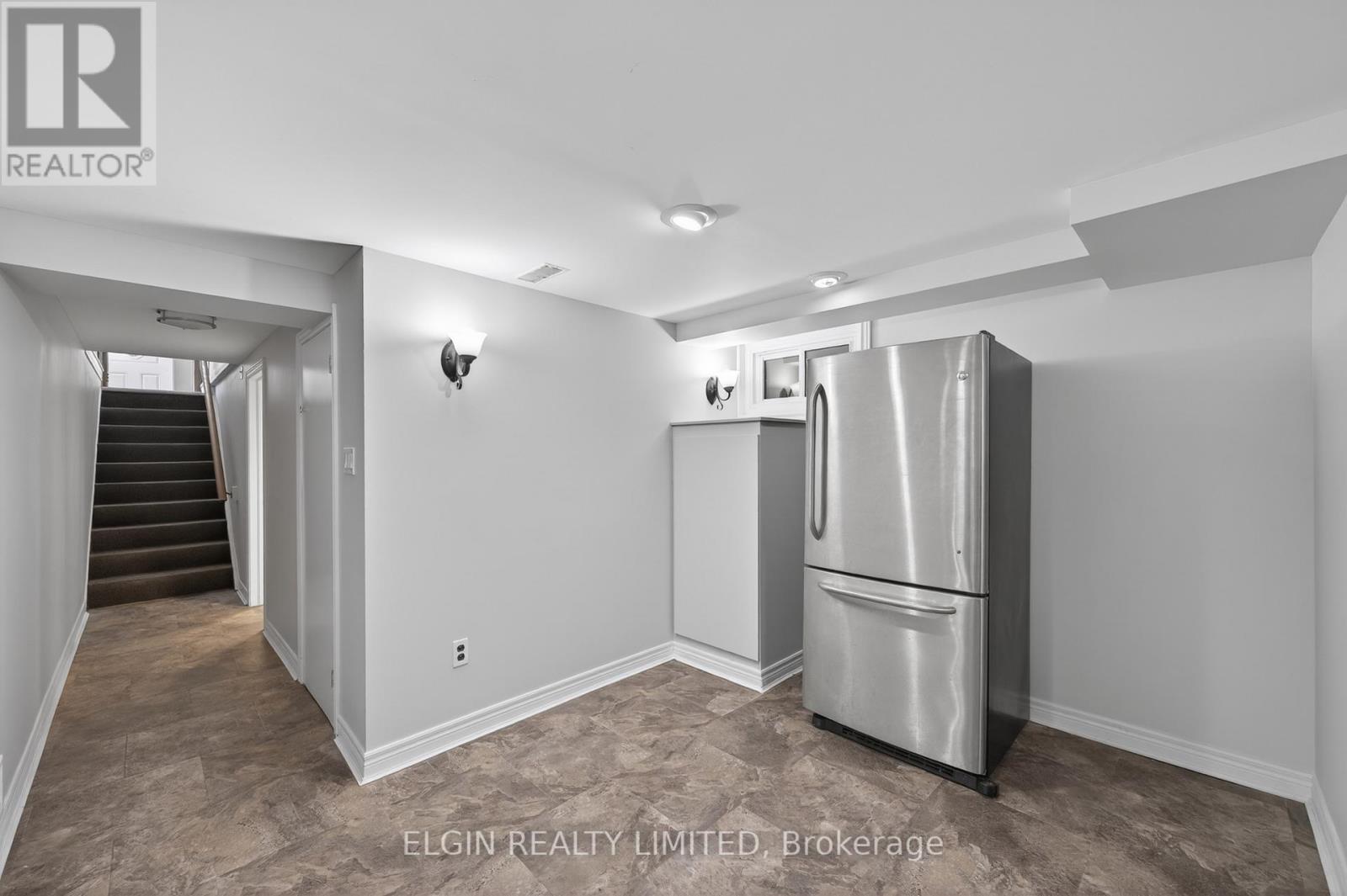 2 Lyndale Avenue, Central Elgin, ON