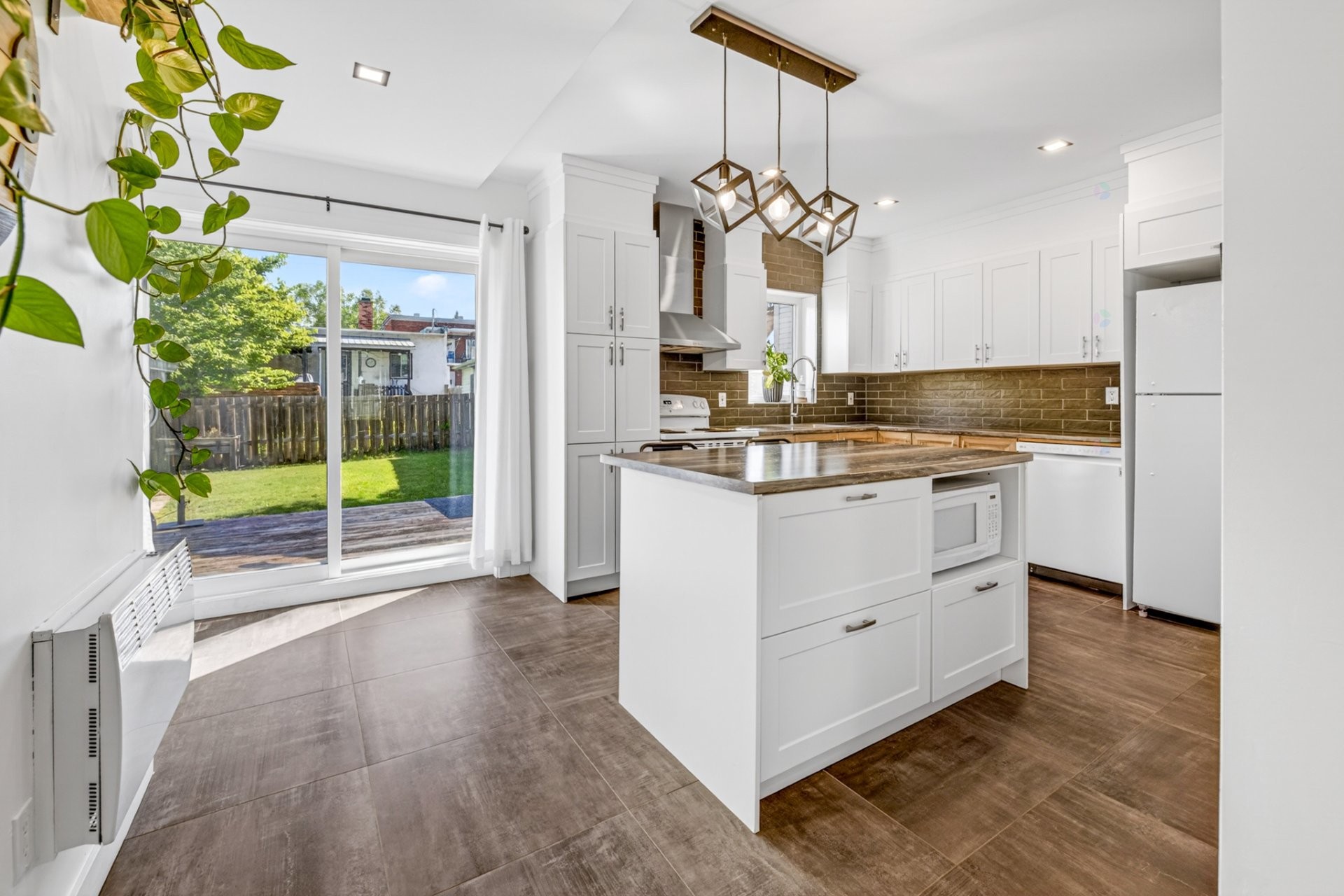 Cuisine - 347 Av. St-Jacques, Donnacona, QC - Indoor Photo Showing Kitchen