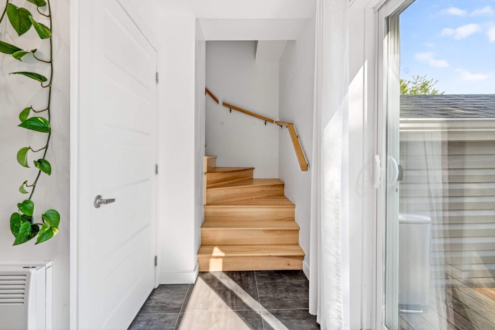 Escalier - 347 Av. St-Jacques, Donnacona, QC - Indoor Photo Showing Other Room