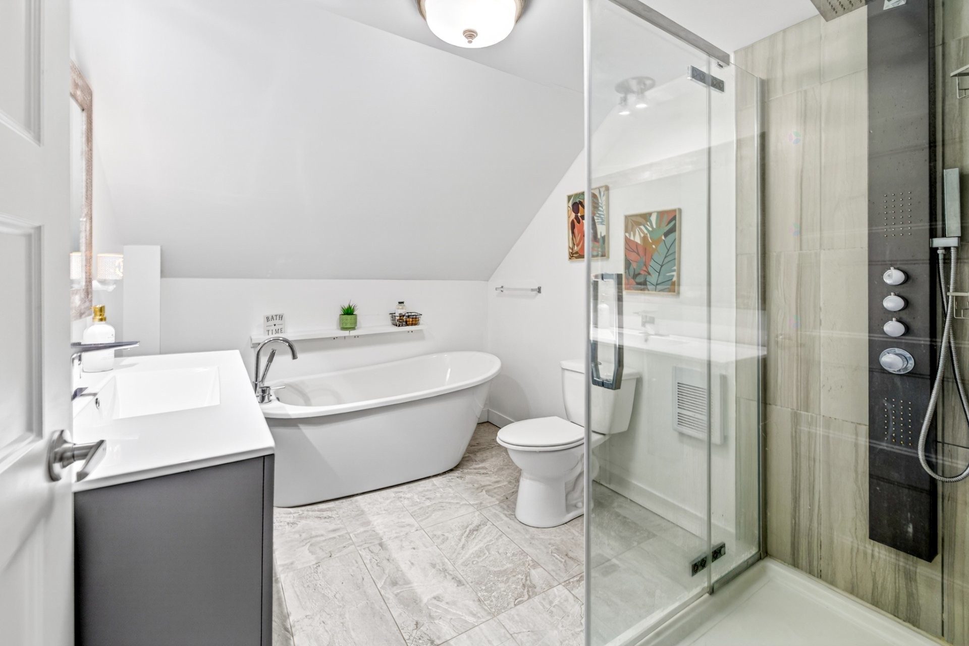 Salle de bains - 347 Av. St-Jacques, Donnacona, QC - Indoor Photo Showing Bathroom