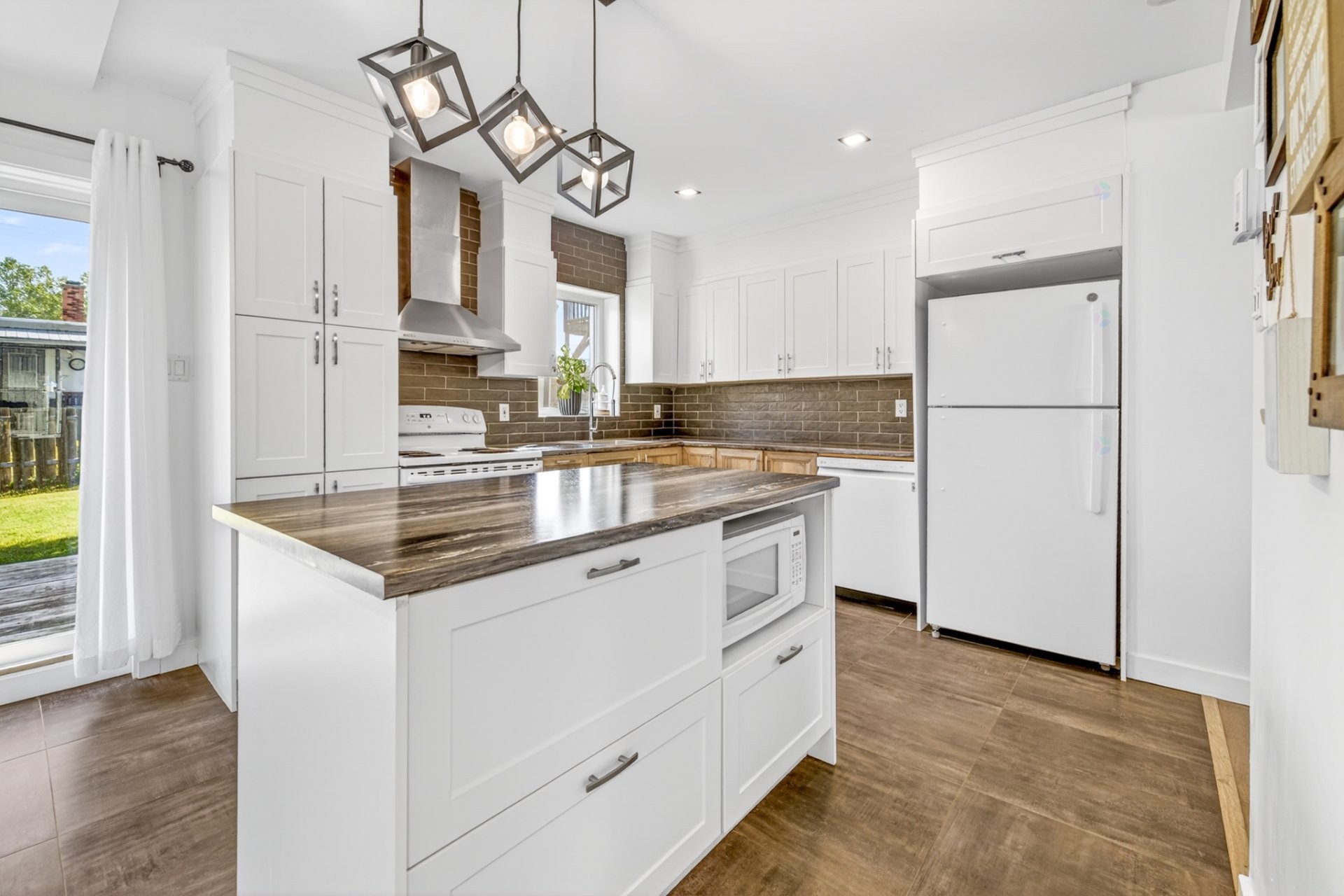 Cuisine - 347 Av. St-Jacques, Donnacona, QC - Indoor Photo Showing Kitchen