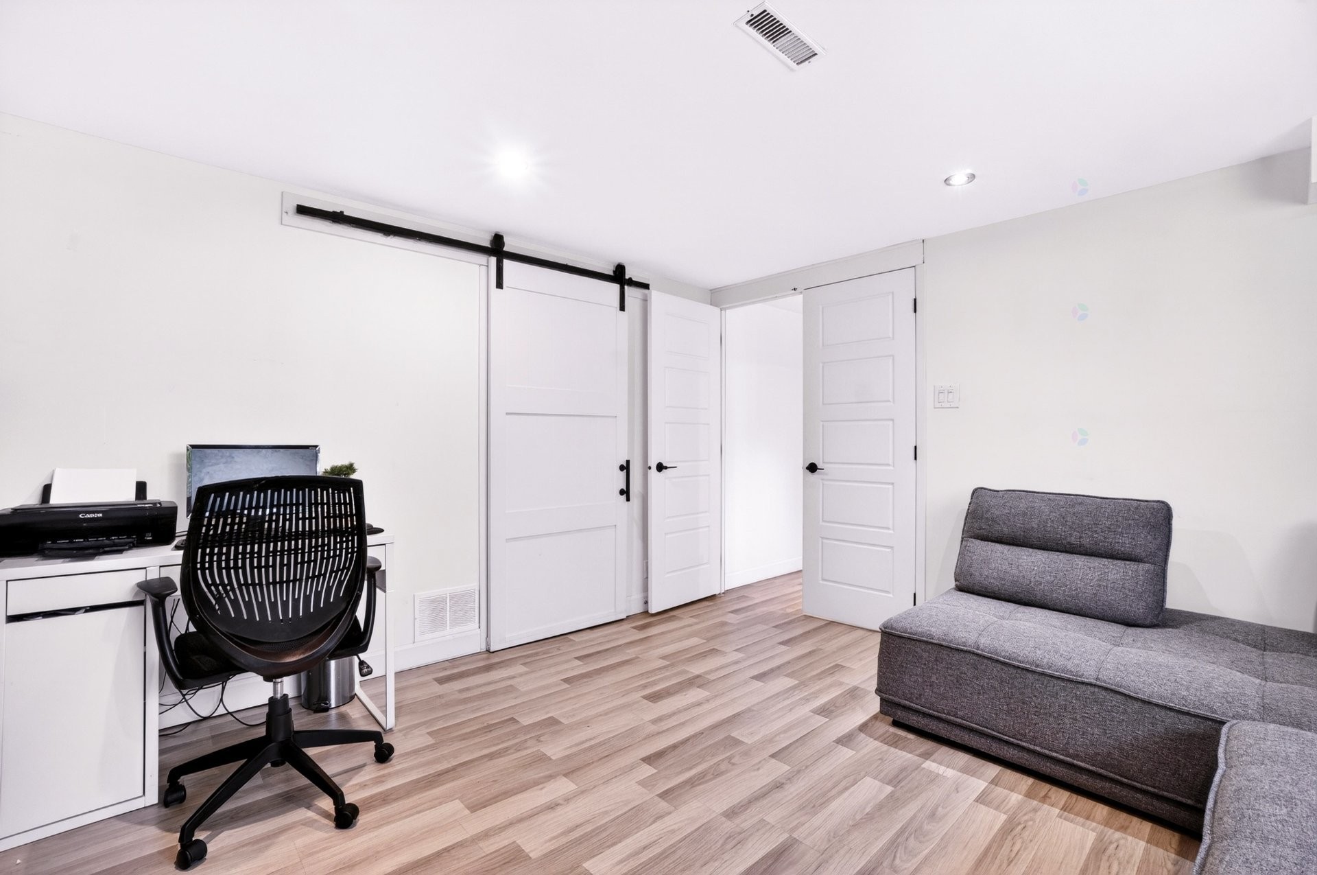Salle familiale - 2625 Rue Cantin, Mascouche, QC - Indoor Photo Showing Other Room