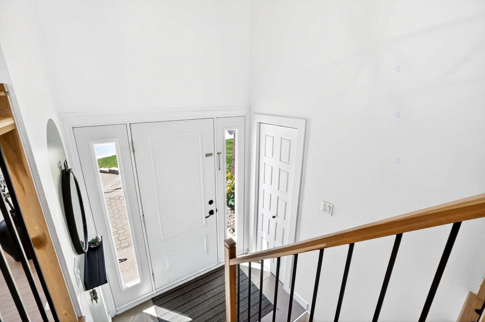 Hall d'entrée/Vestibule - 2625 Rue Cantin, Mascouche, QC - Indoor Photo Showing Other Room