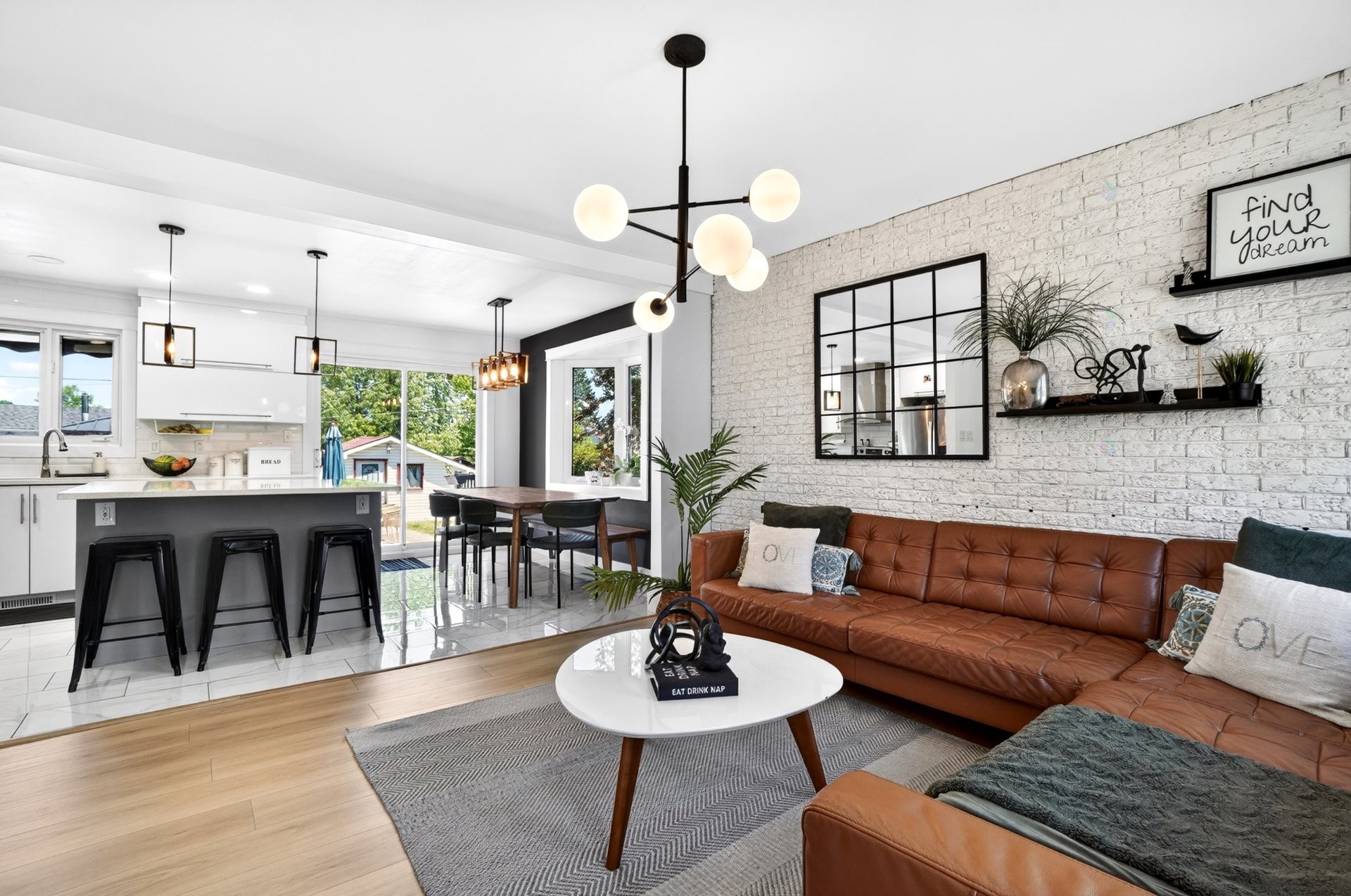 Vue d'ensemble - 2625 Rue Cantin, Mascouche, QC - Indoor Photo Showing Living Room