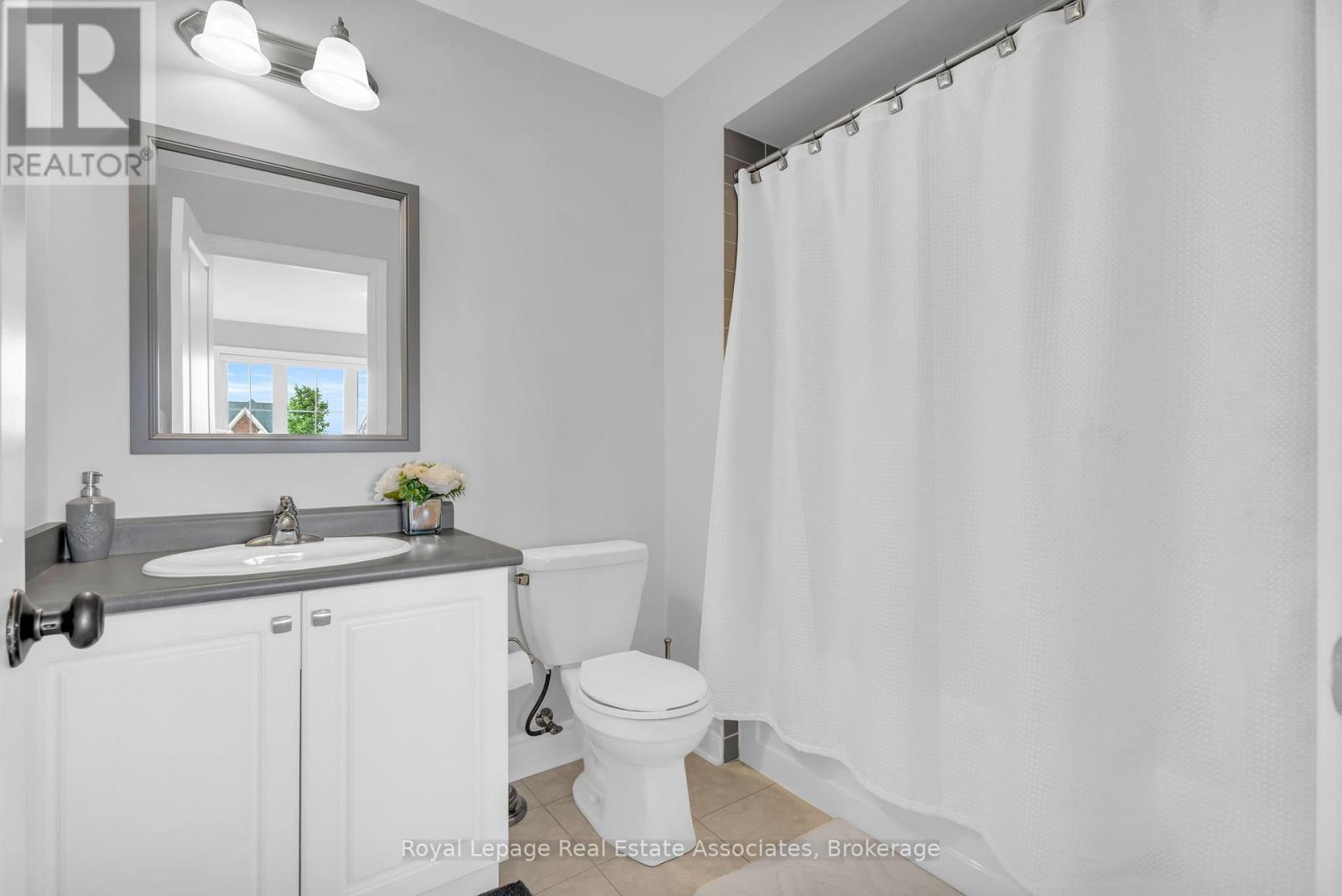 17 Mitchell Crescent, Mono, ON - Indoor Photo Showing Bedroom