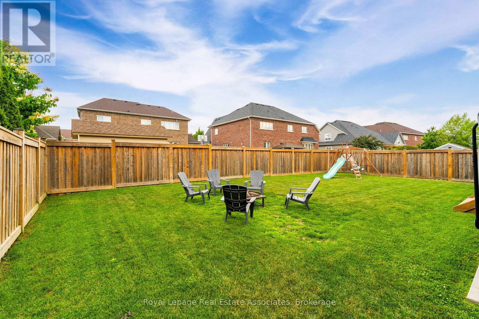 17 Mitchell Crescent, Mono, ON - Outdoor With Backyard