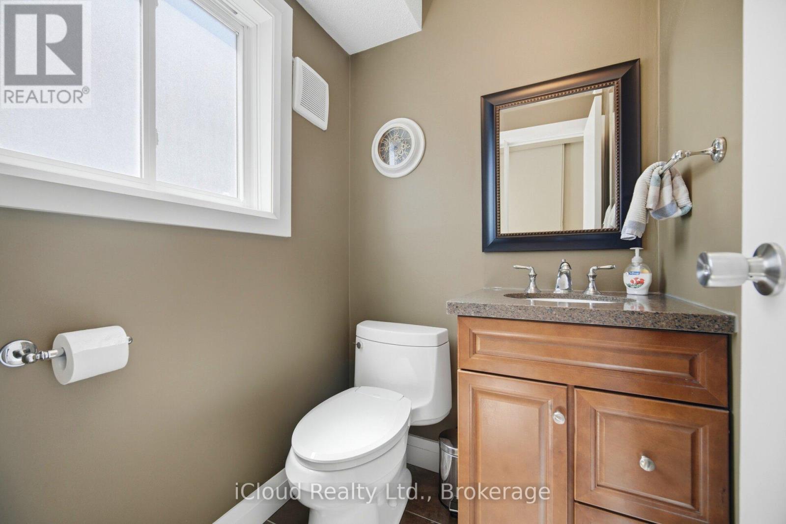 8 Lindridge Avenue, Brampton, ON