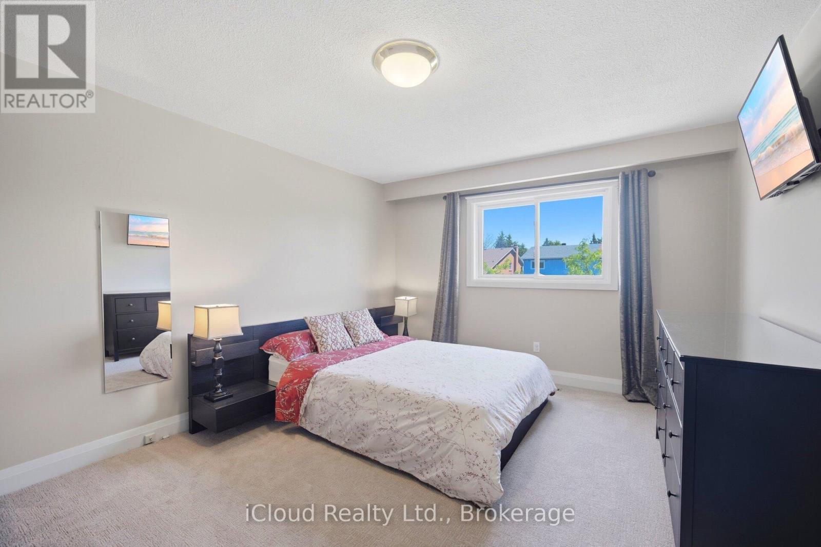 8 Lindridge Avenue, Brampton, ON