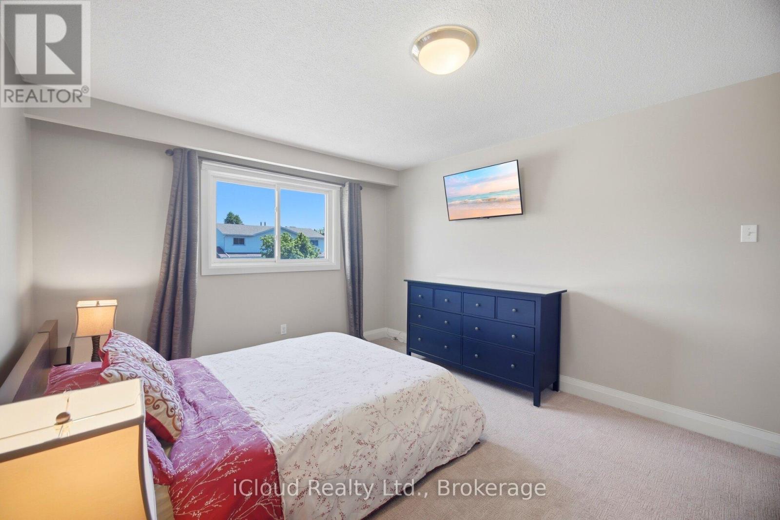 8 Lindridge Avenue, Brampton, ON
