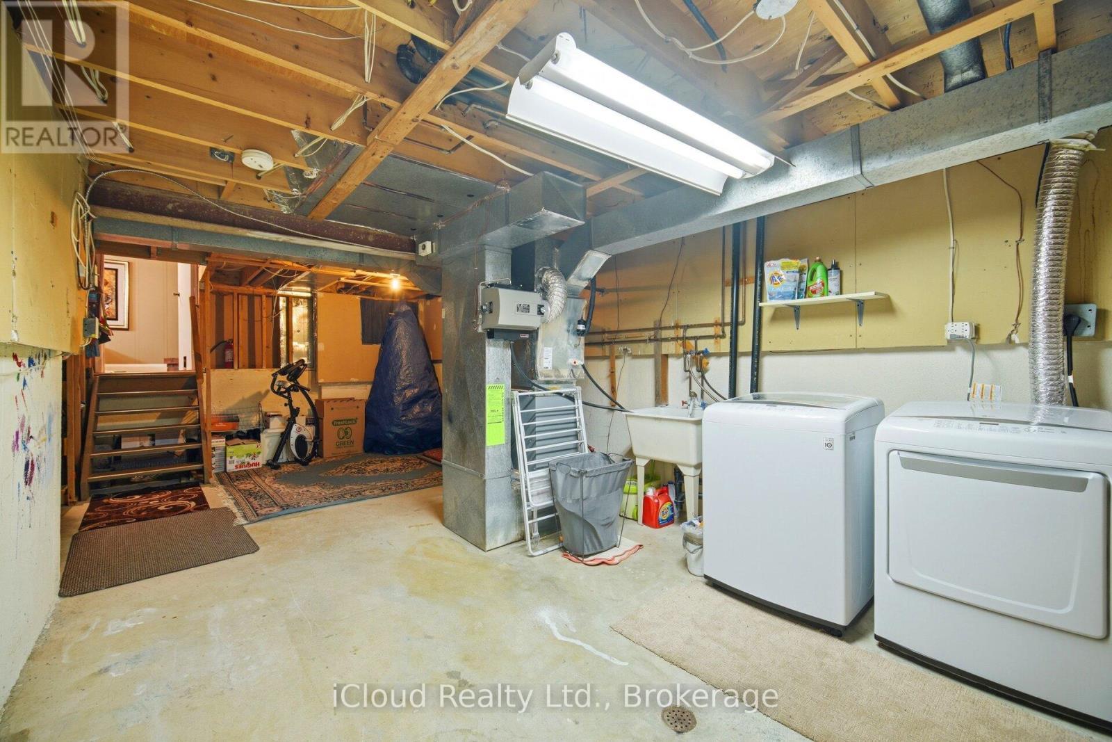 8 Lindridge Avenue, Brampton, ON