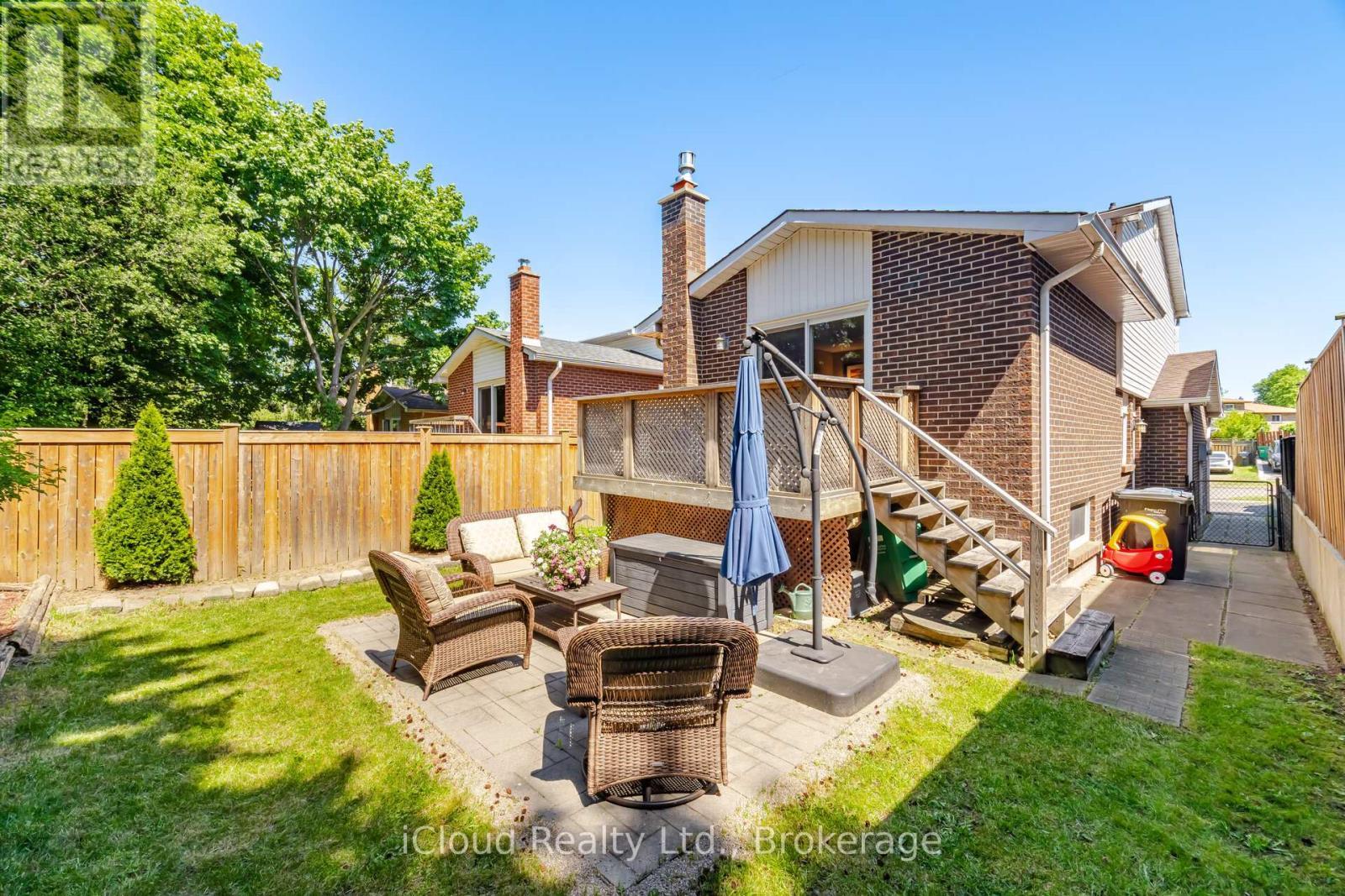 8 Lindridge Avenue, Brampton, ON