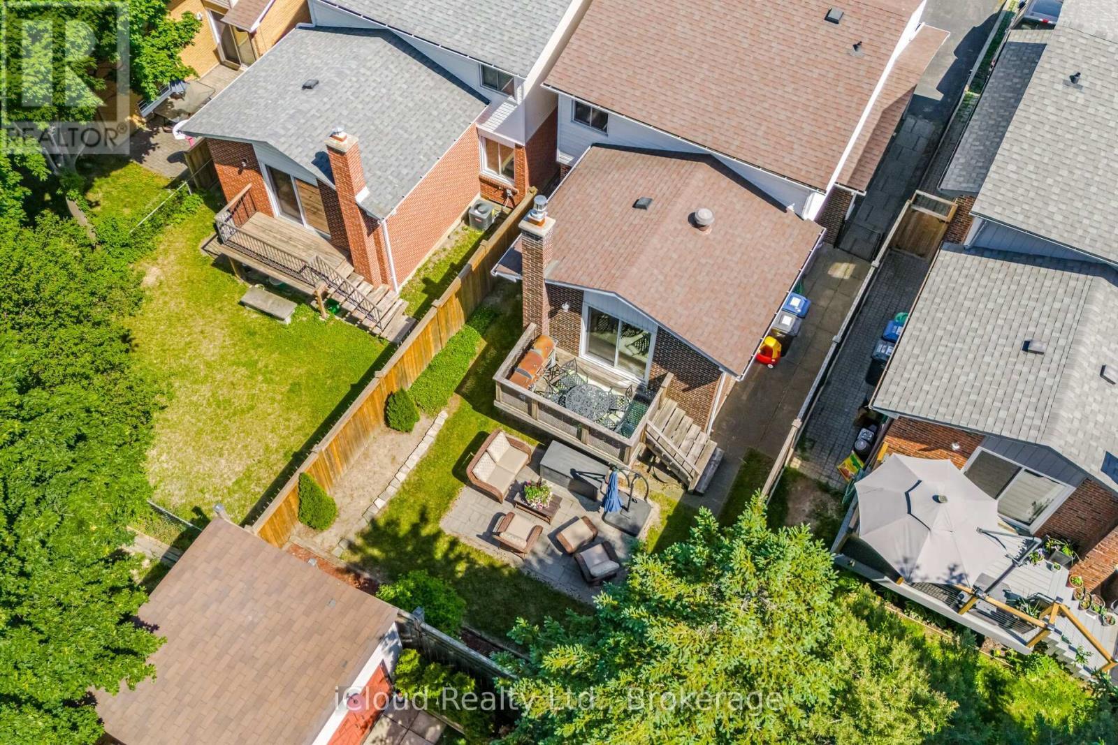 8 Lindridge Avenue, Brampton, ON
