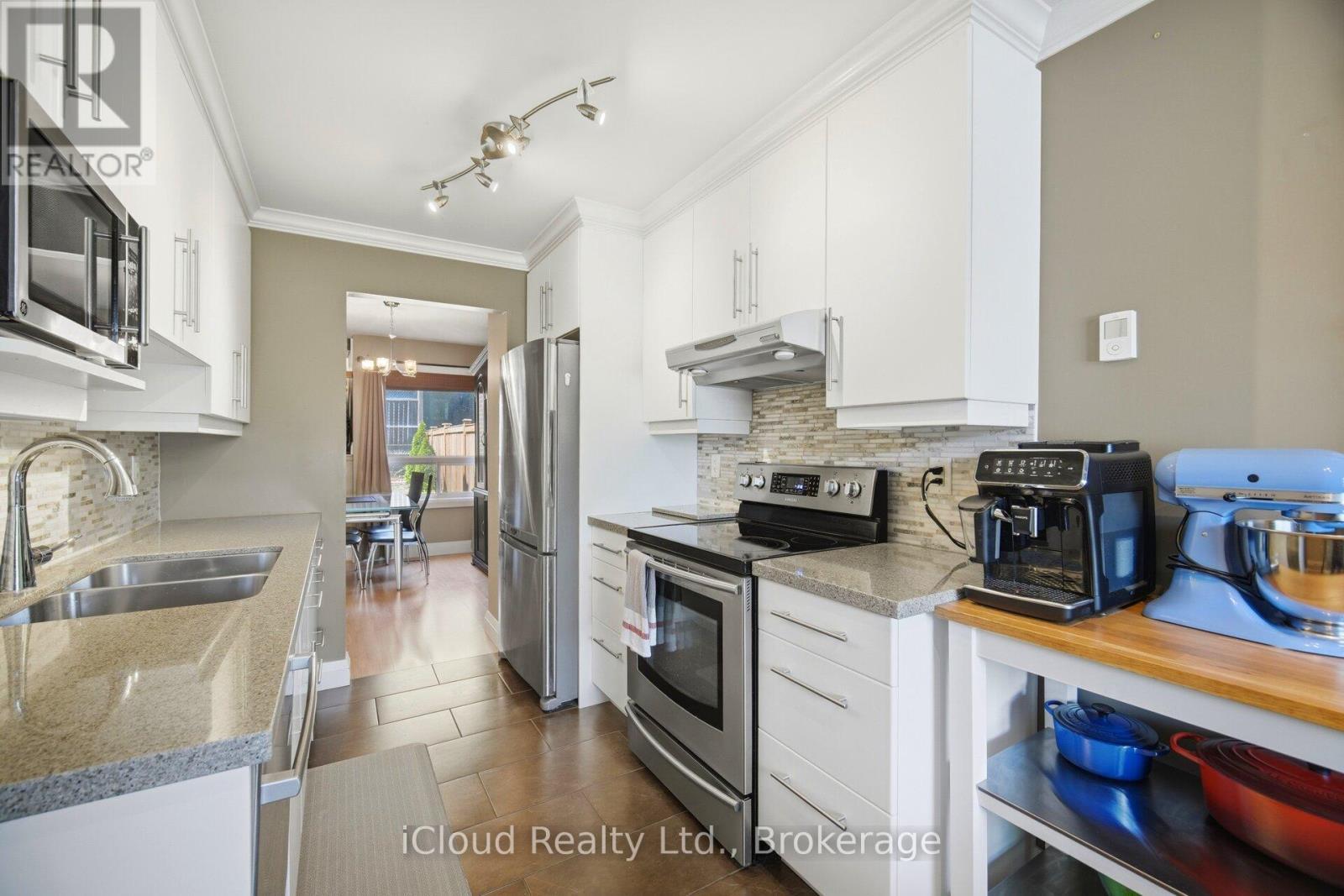 8 Lindridge Avenue, Brampton, ON