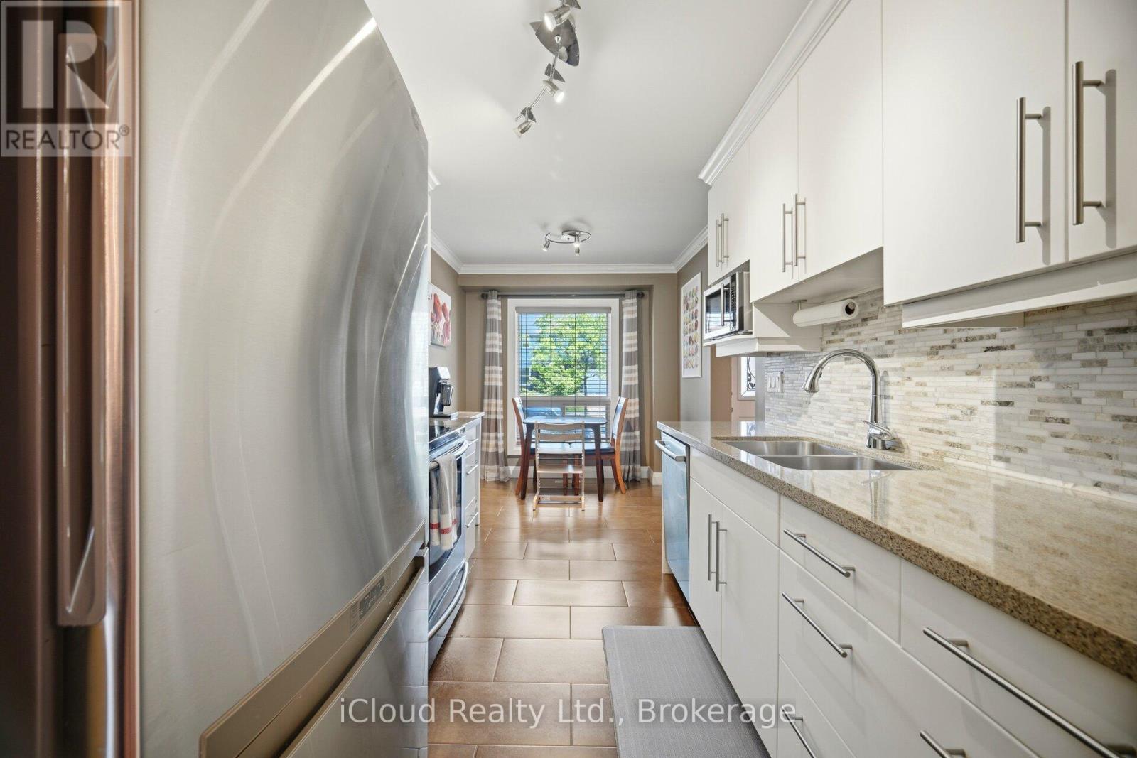 8 Lindridge Avenue, Brampton, ON
