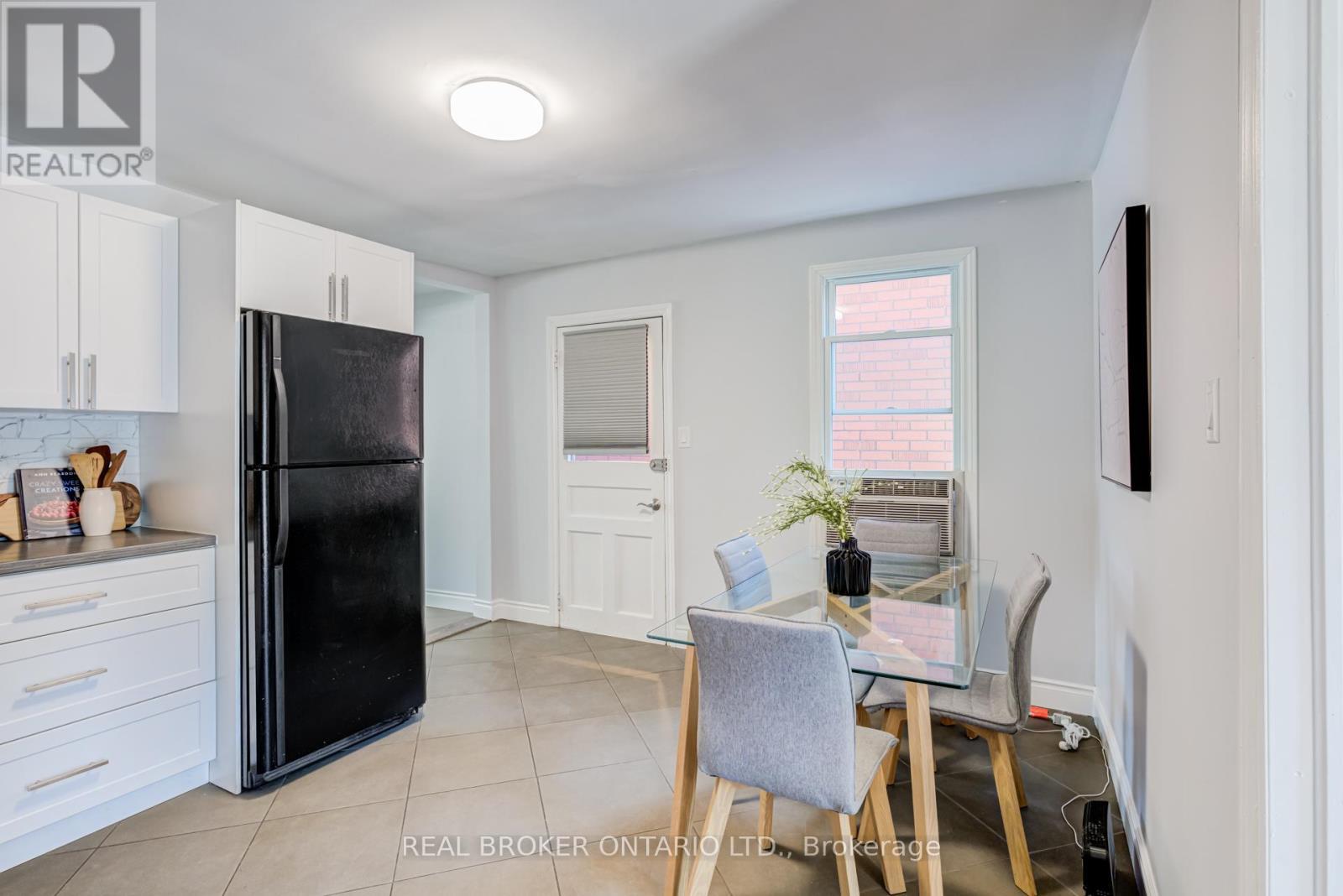 127 Barnesdale Avenue N, Hamilton, ON