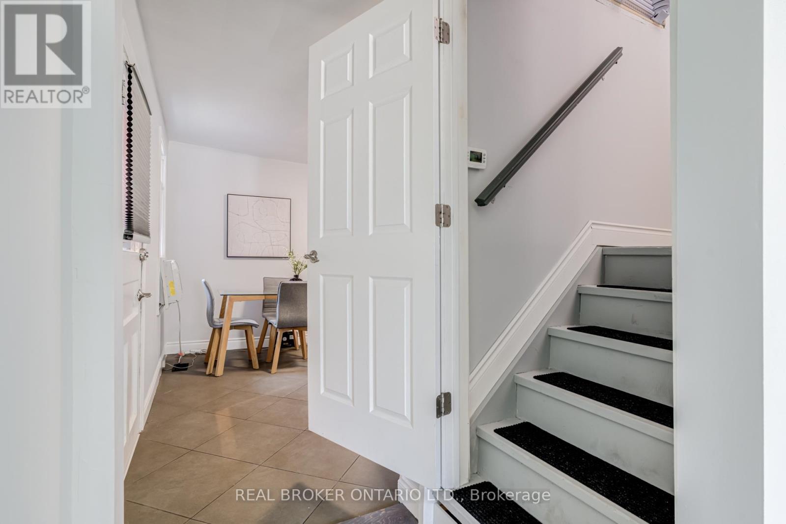 127 Barnesdale Avenue N, Hamilton, ON