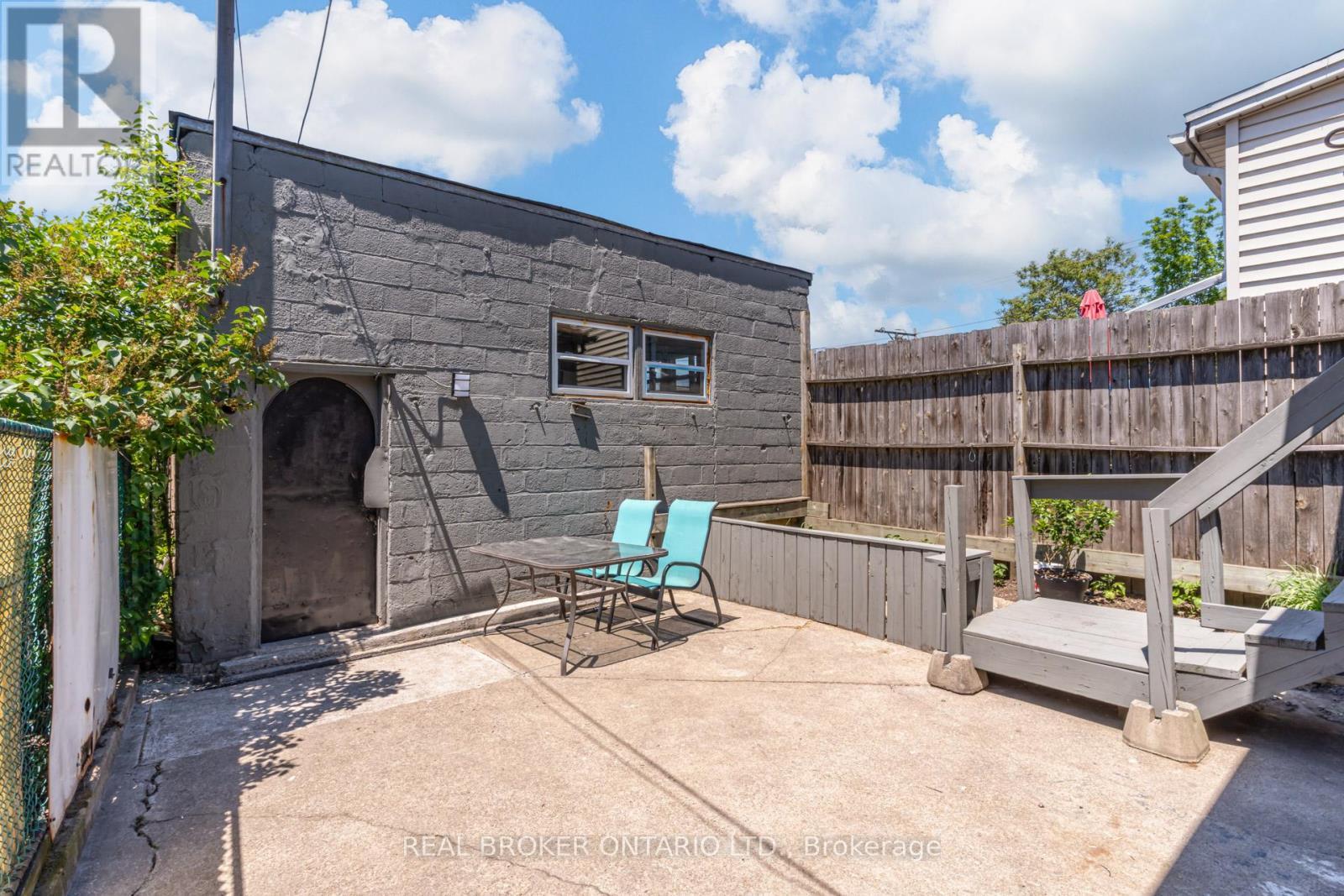 127 Barnesdale Avenue N, Hamilton, ON
